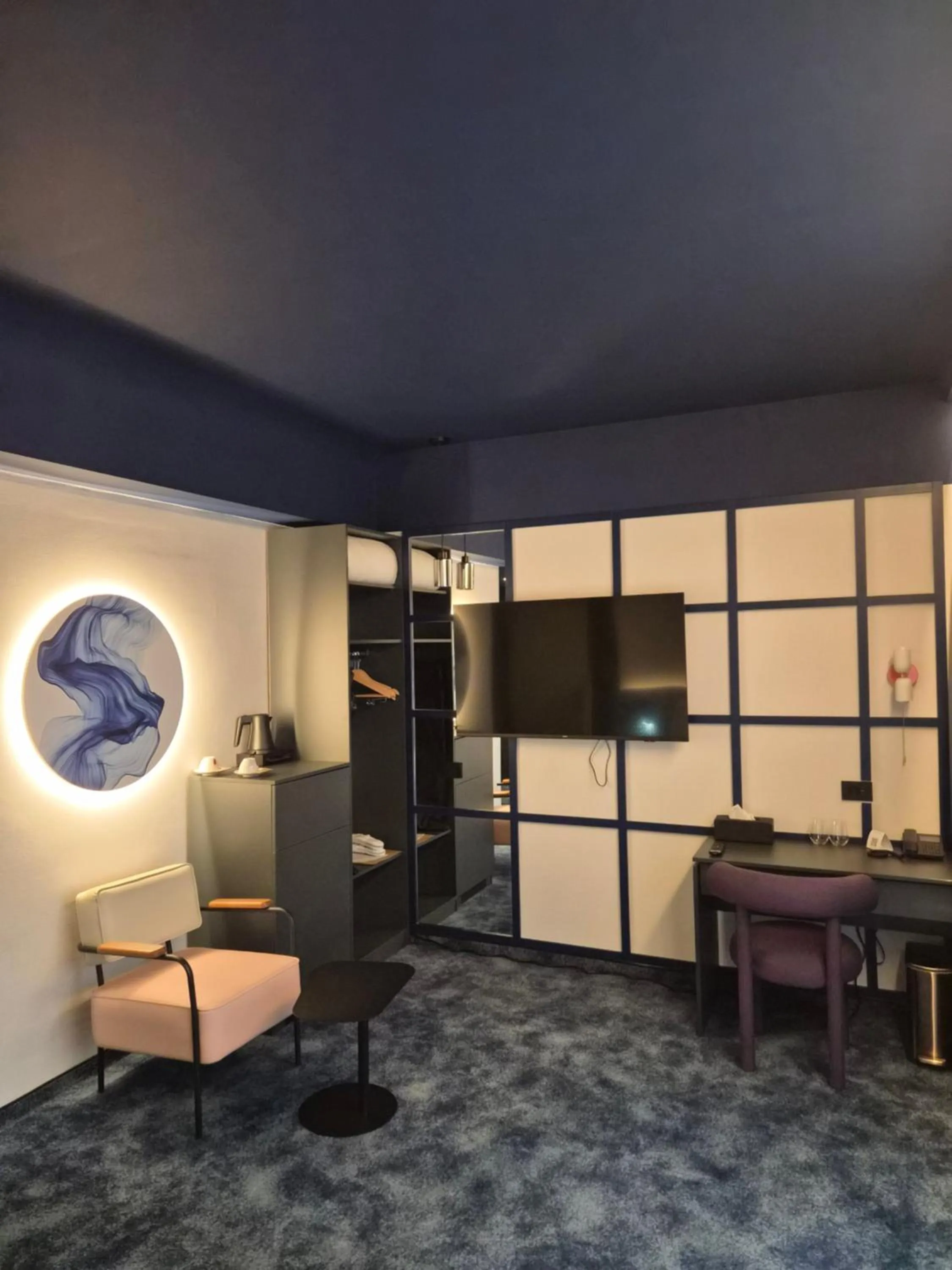 wardrobe in Mercure Bucharest Cantemir