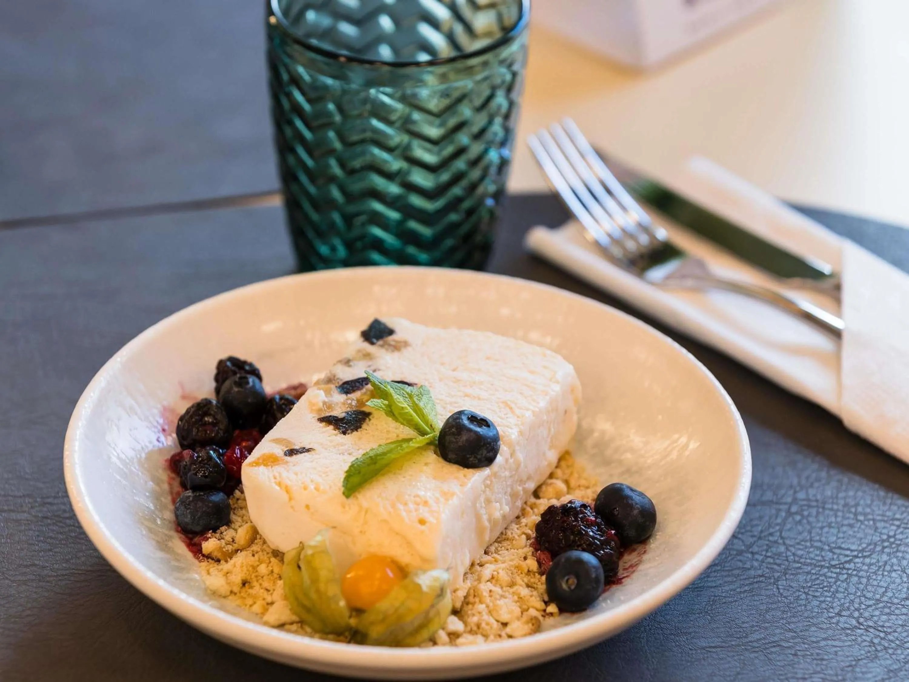 Restaurant/places to eat in Mercure Bucharest Cantemir