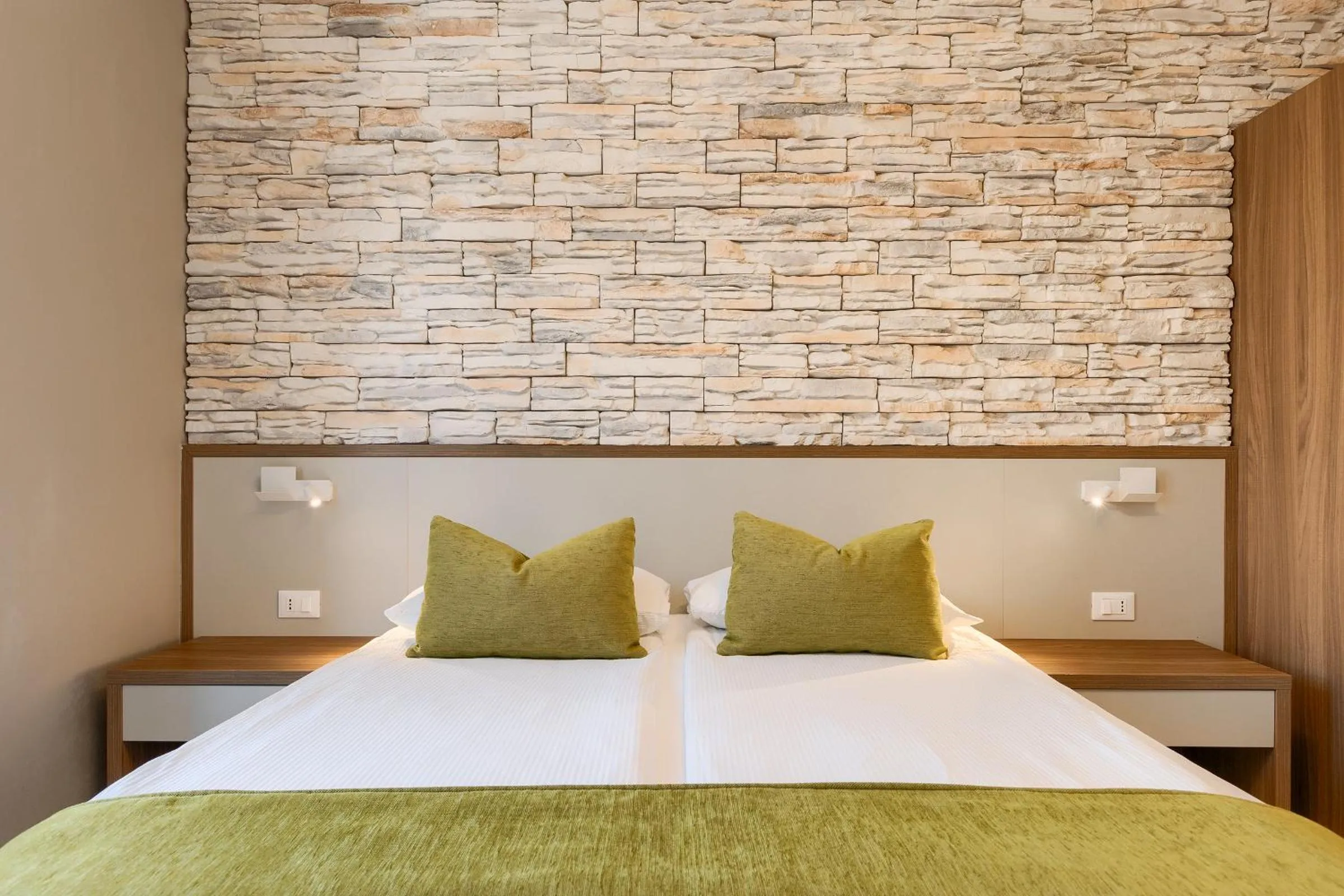 Bed in Pula City Center Accommodation - Breakfast included