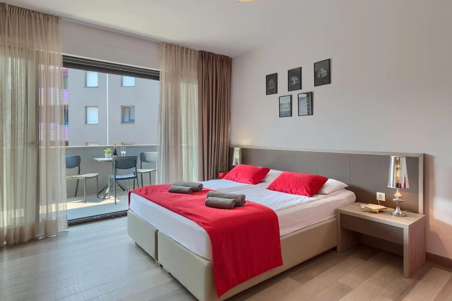 Double Room with Balcony in Pula City Center Accommodation with FREE Parking