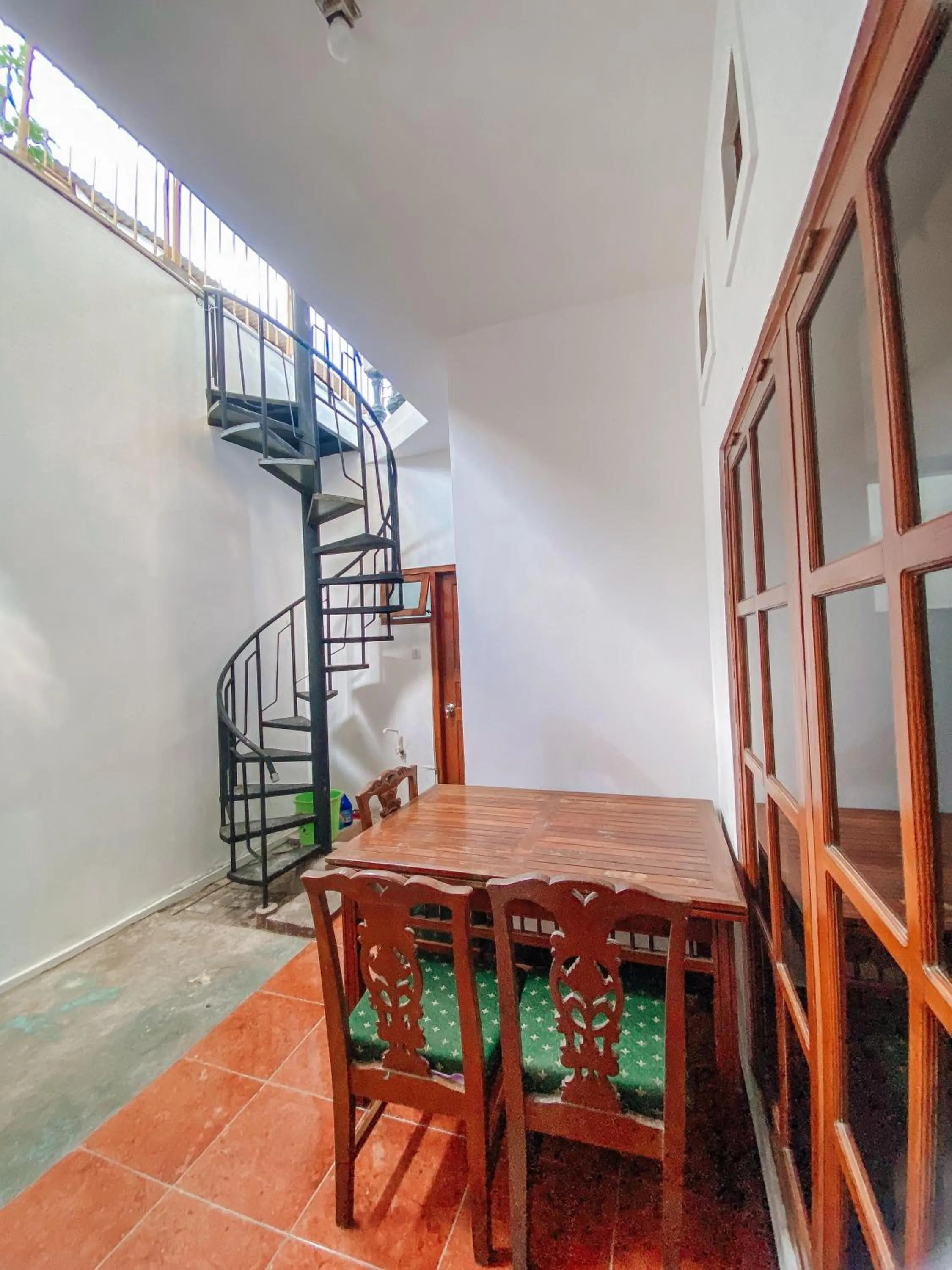 Laura's Backpacker 523