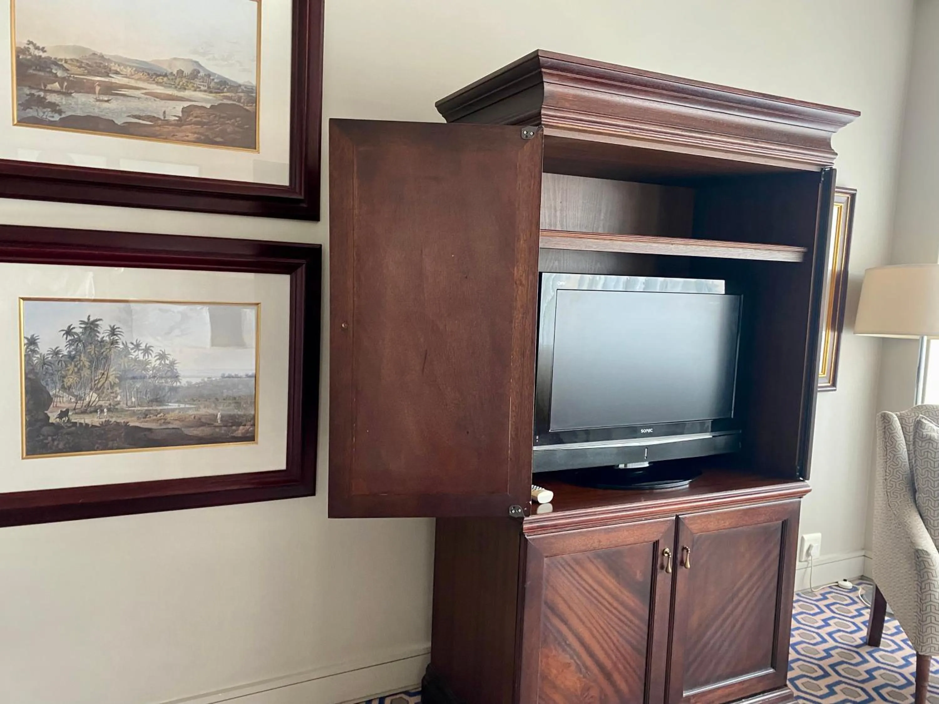 TV and multimedia in The Royal Hotel by Coastlands Hotels & Resorts