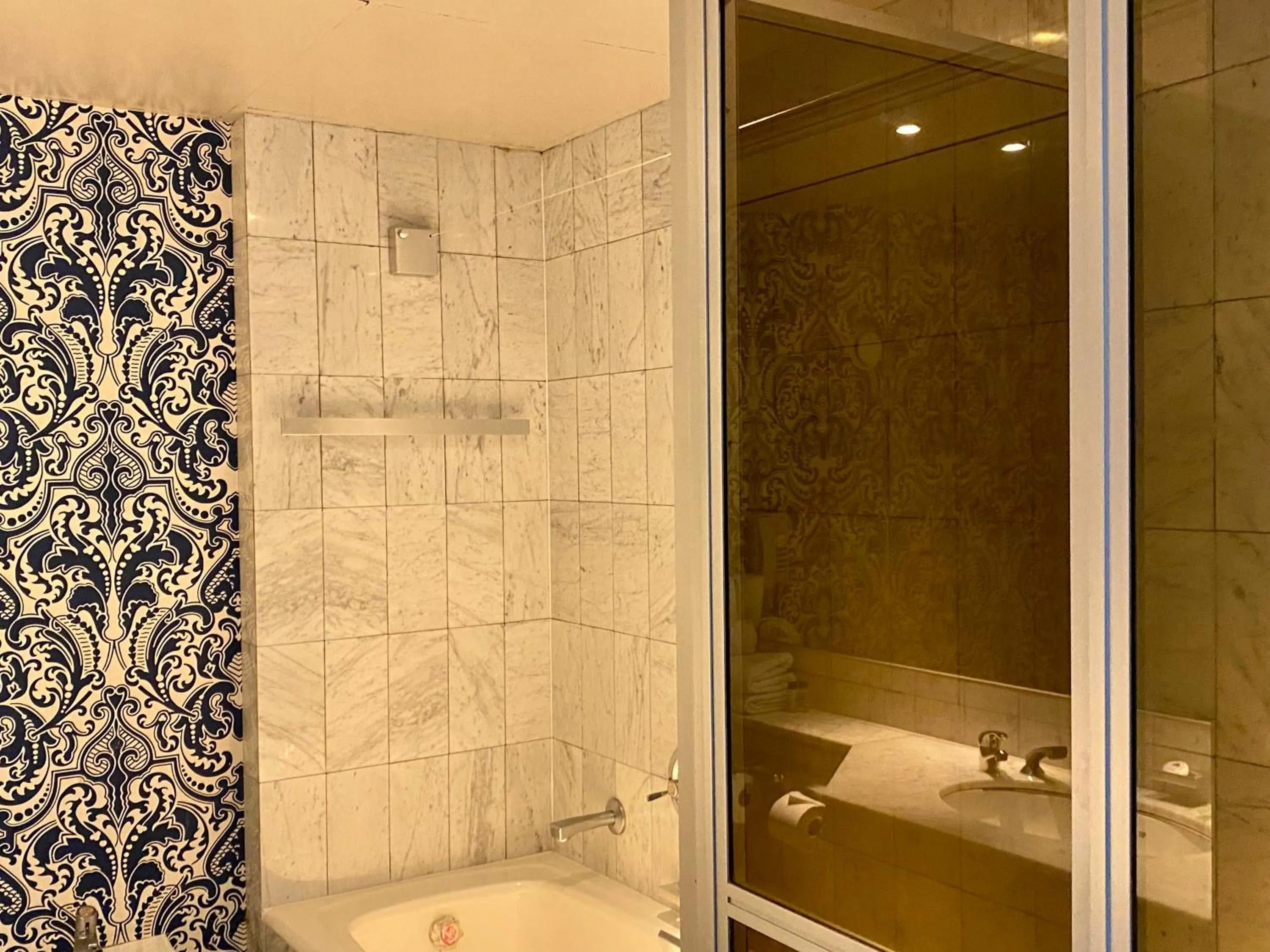 Shower in The Royal Hotel by Coastlands Hotels & Resorts