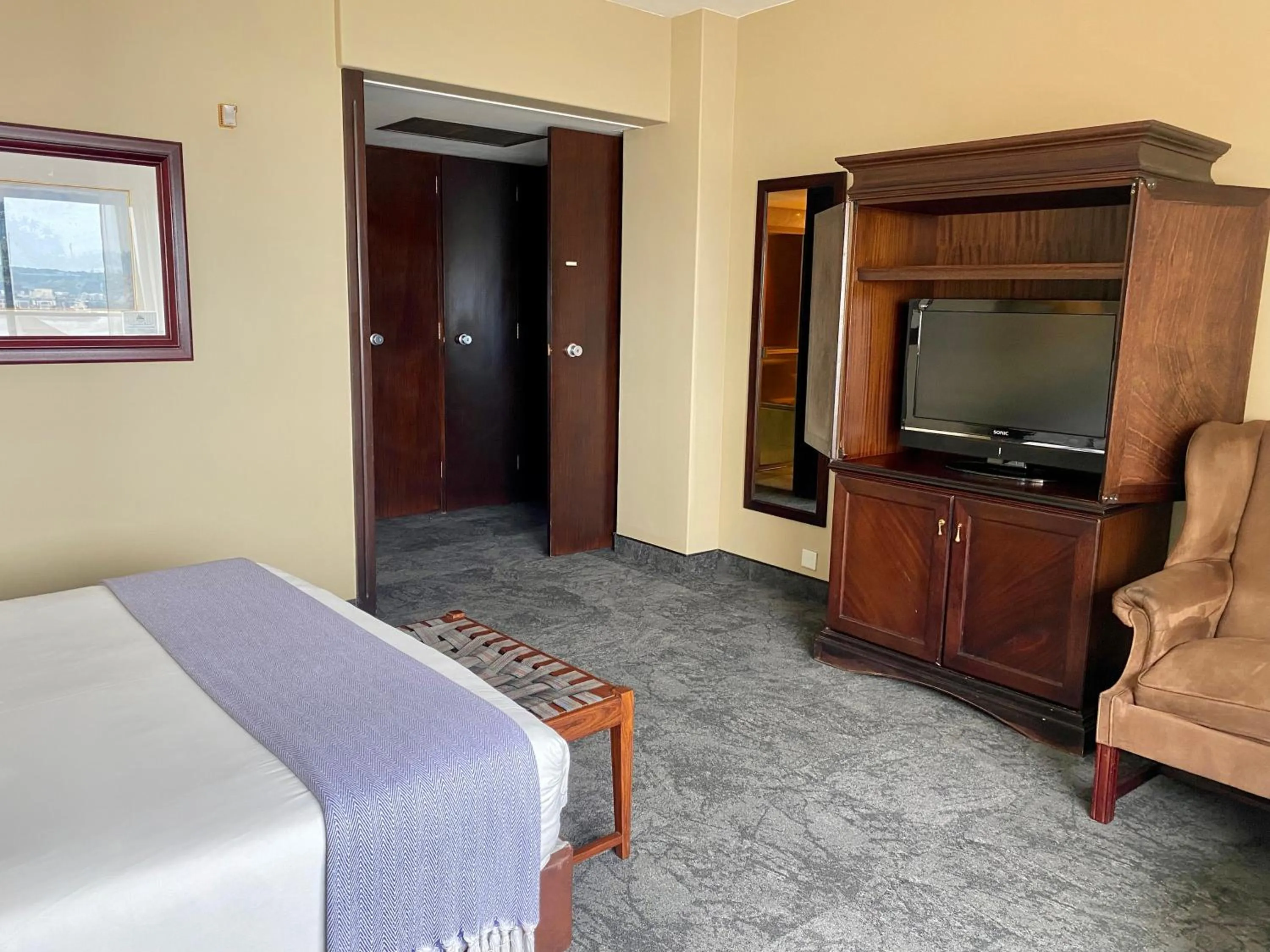 Bed in The Royal Hotel by Coastlands Hotels & Resorts