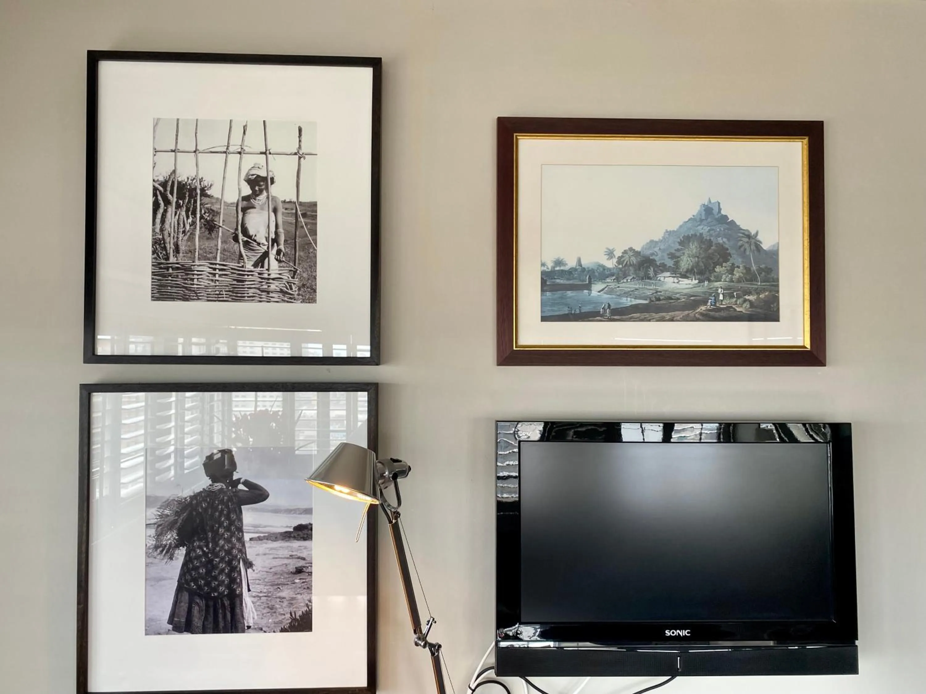 TV and multimedia in The Royal Hotel by Coastlands Hotels & Resorts