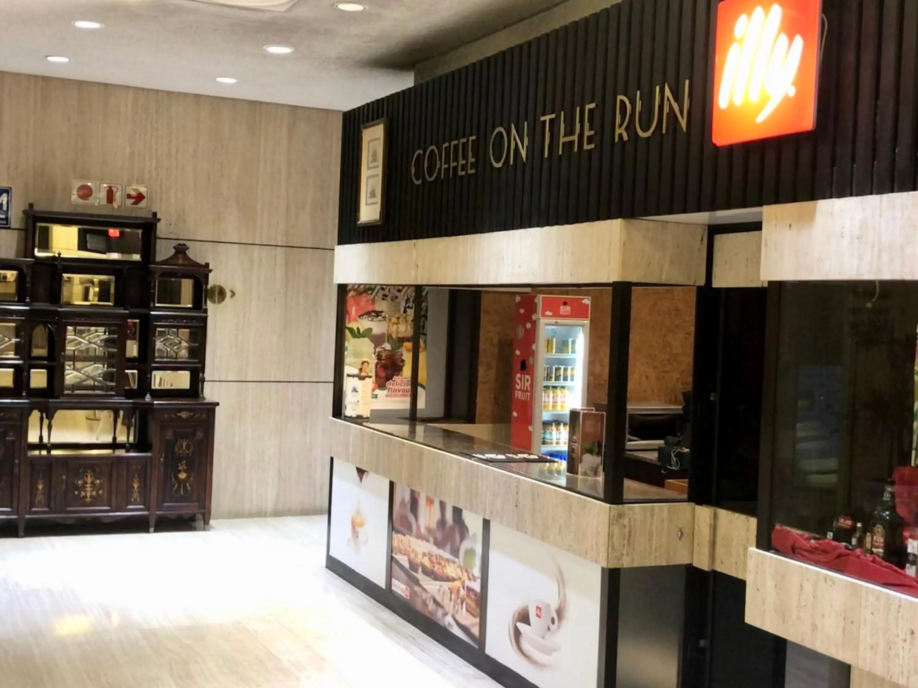 On-site shops in The Royal Hotel by Coastlands Hotels & Resorts