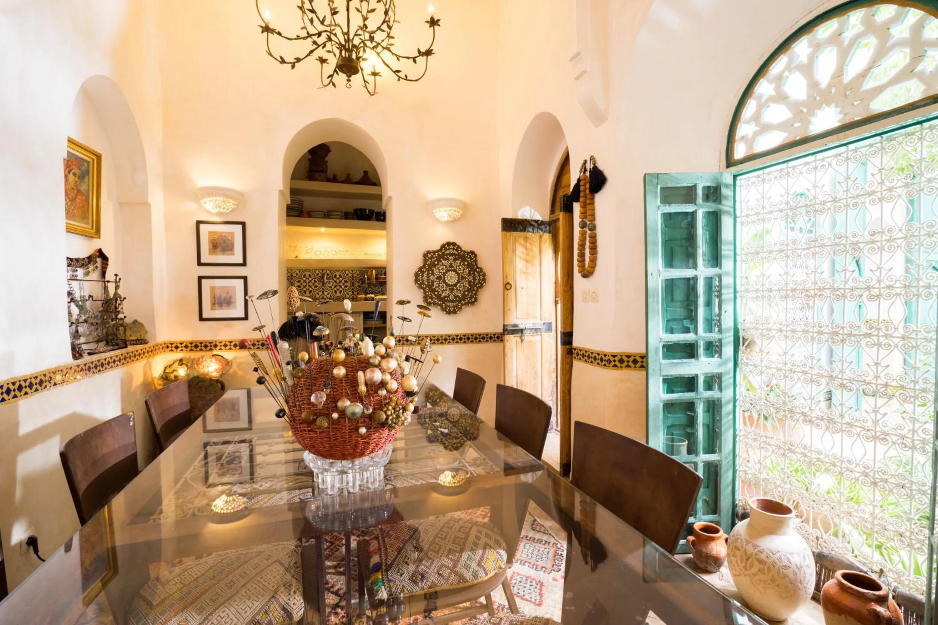 Restaurant/places to eat in Dar Kleta