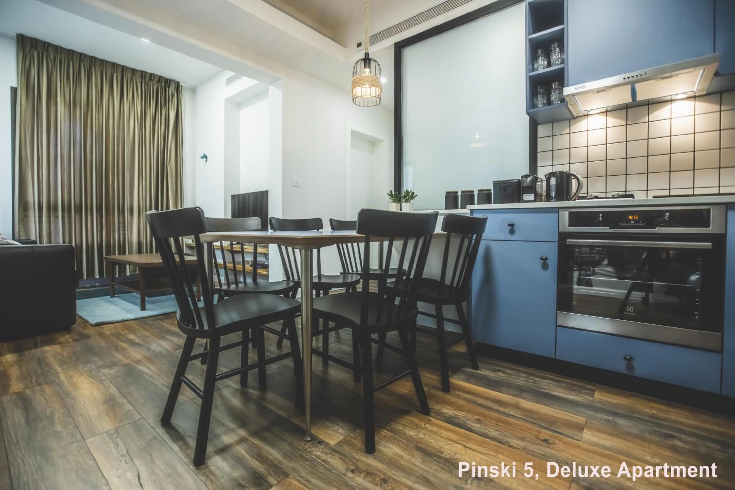 Kitchen or kitchenette in Carmel Boutique Apartments