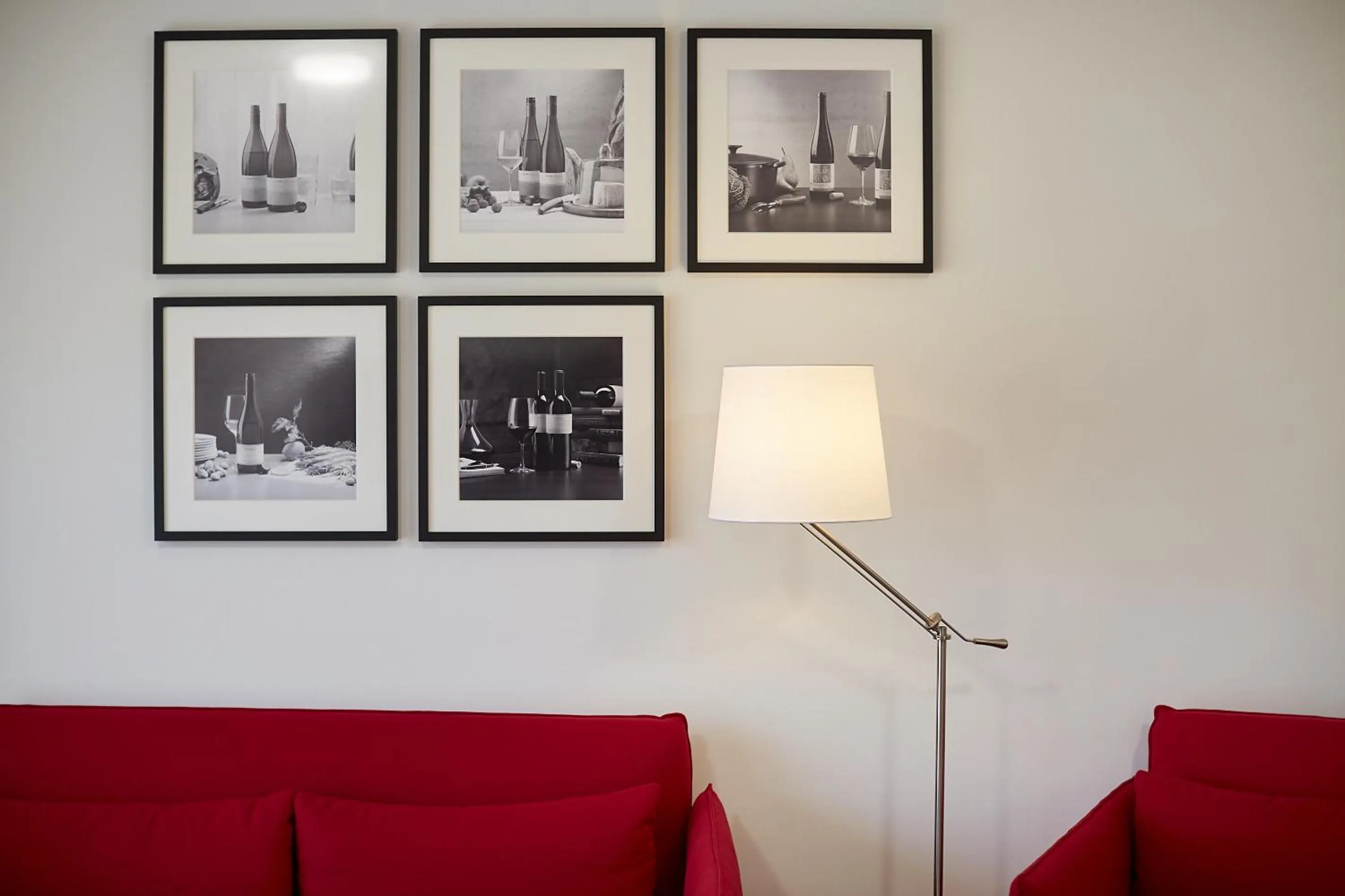 Seating area in Consulat des Weins