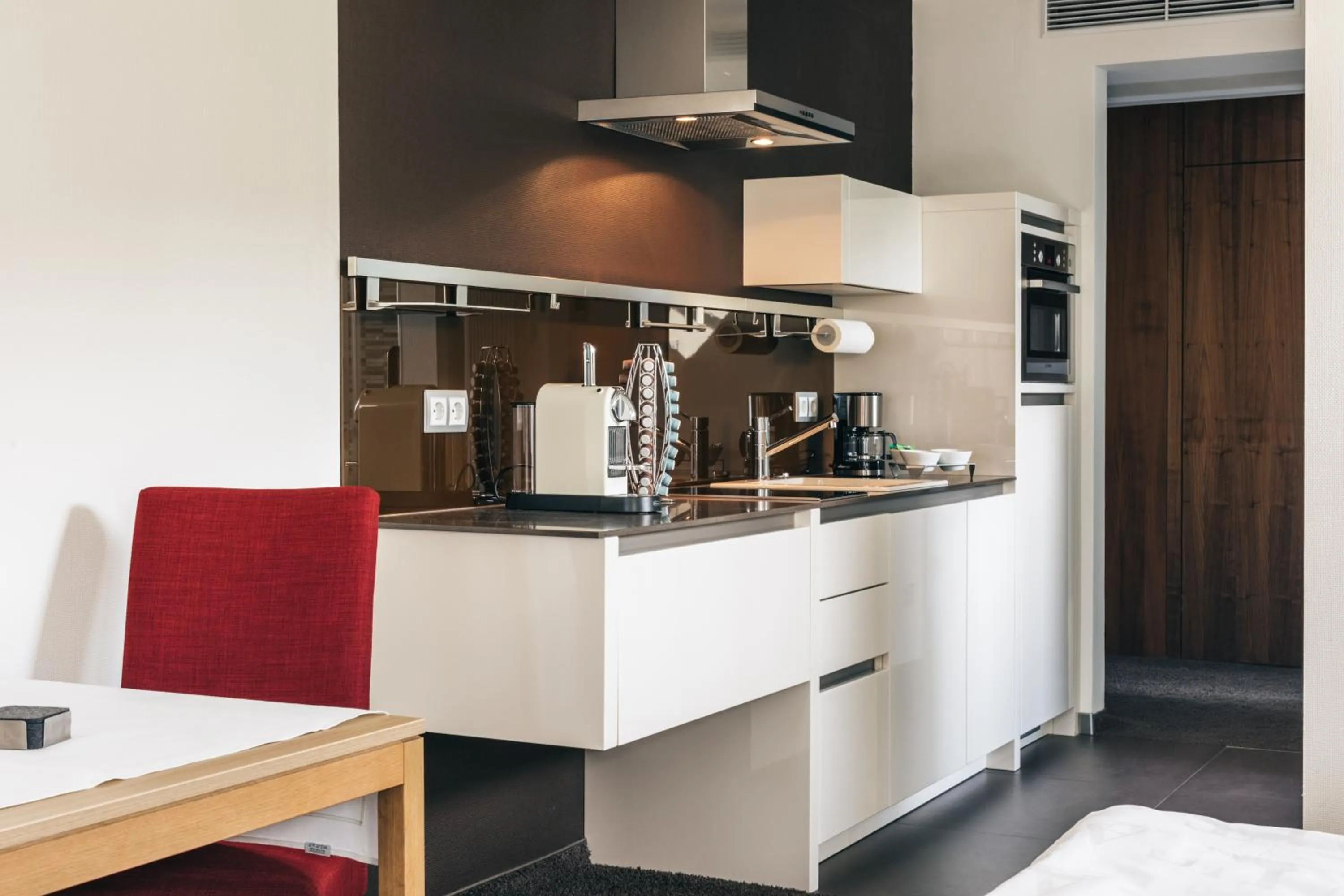 Photo of the whole room in Consulat des Weins