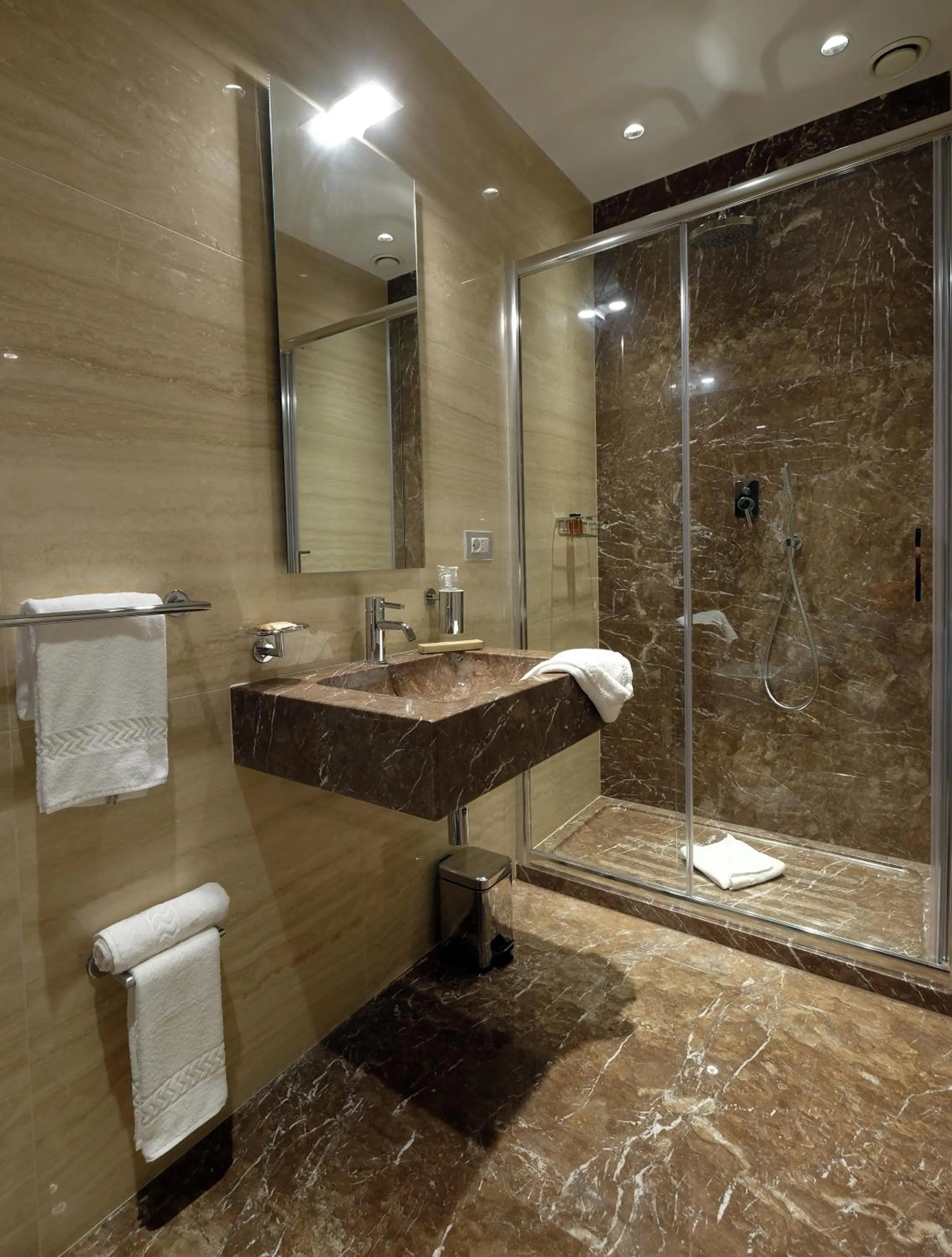 Bathroom in Navona Rooms