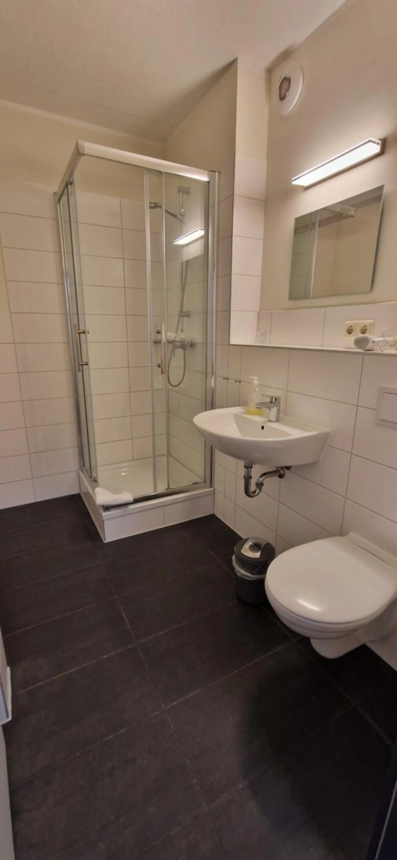 Bathroom in City-Pension Magdeburg