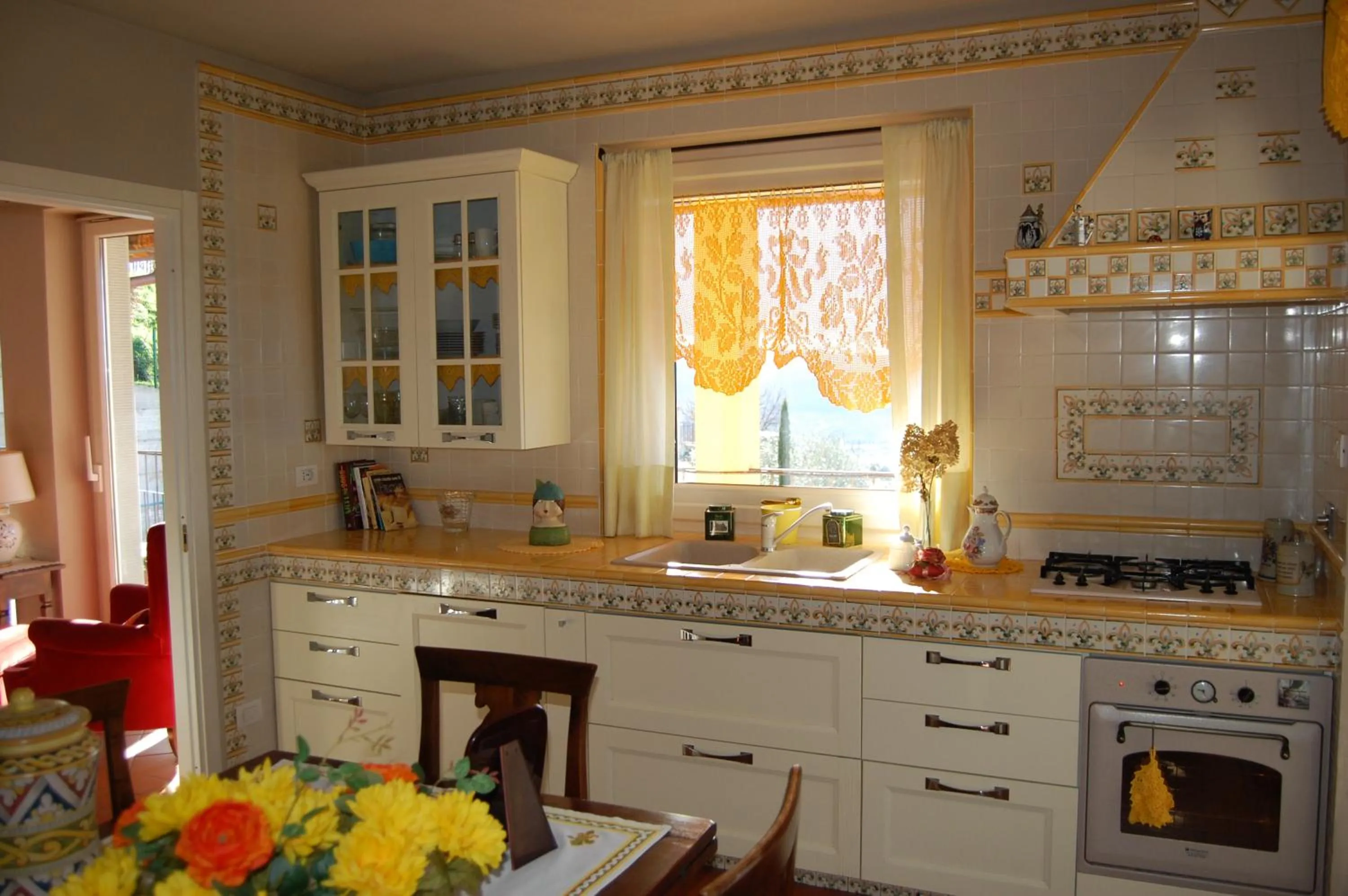 Communal kitchen in Villa Lucrezia