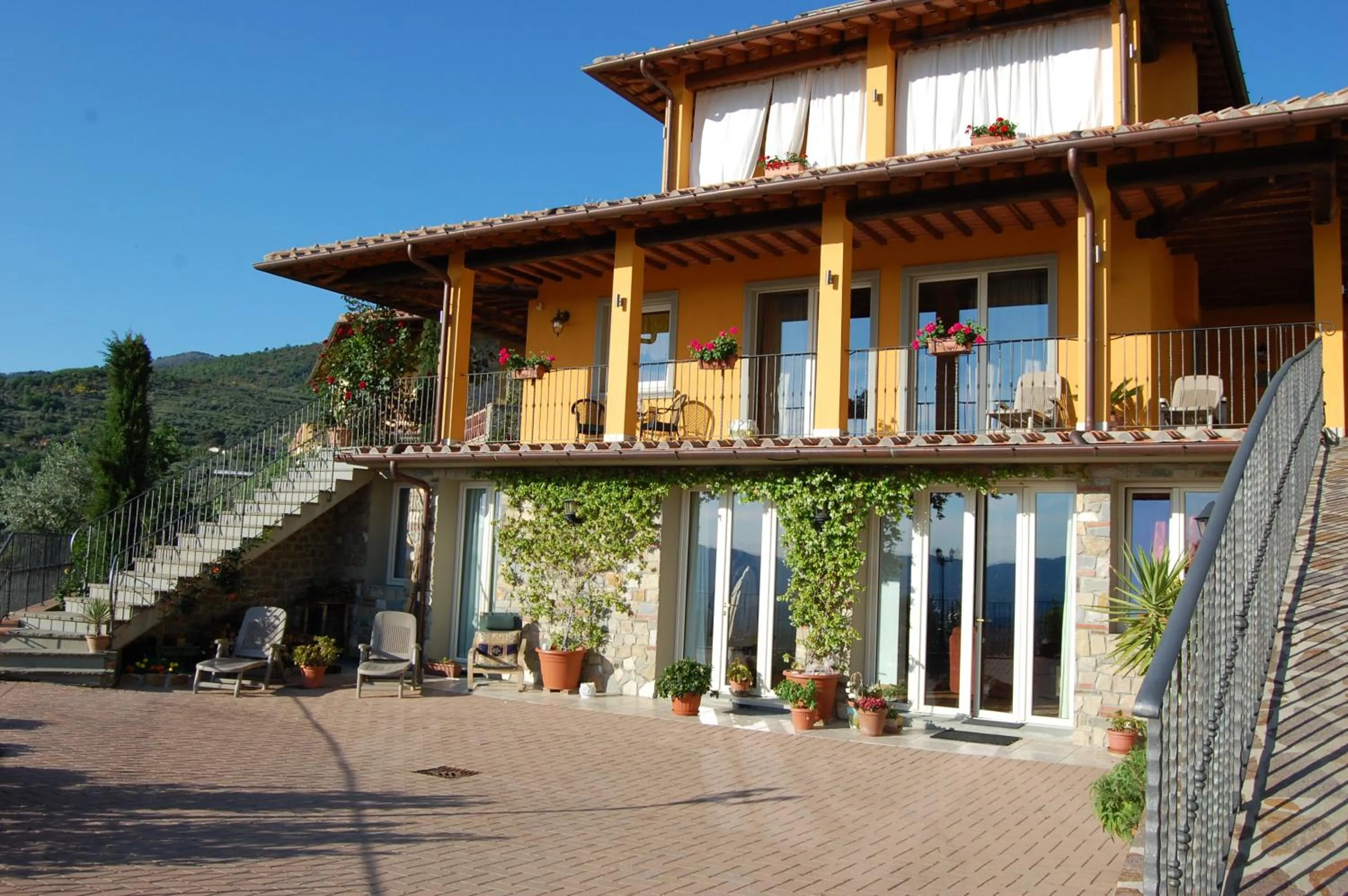 Facade/entrance in Villa Lucrezia