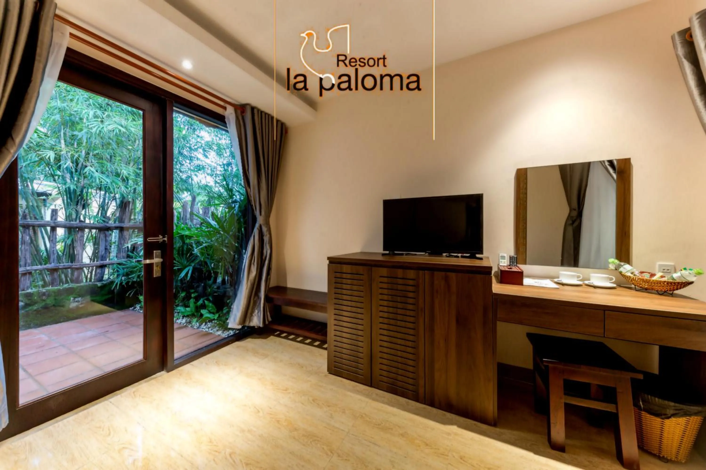 Communal lounge/ TV room in La Paloma Resort