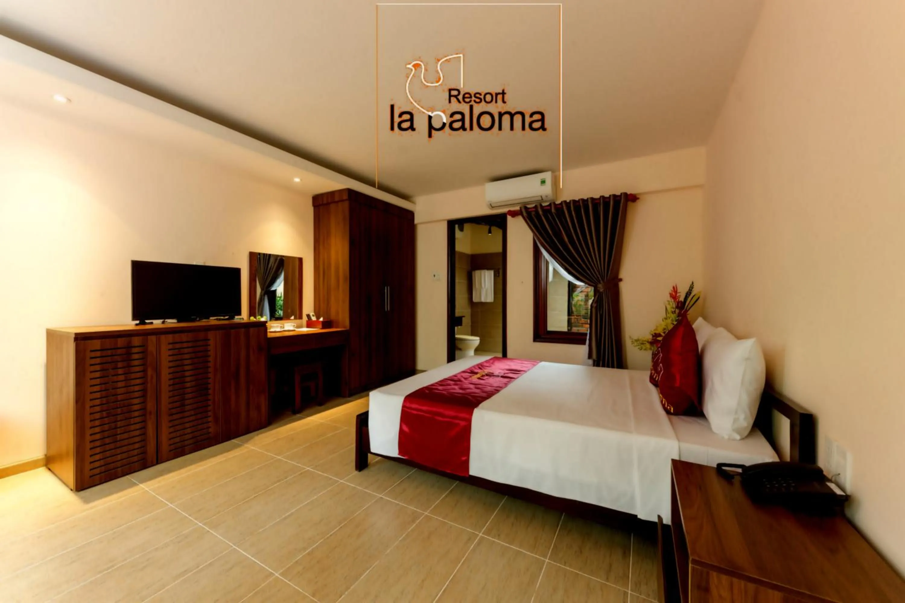 Photo of the whole room, Bed in La Paloma Resort