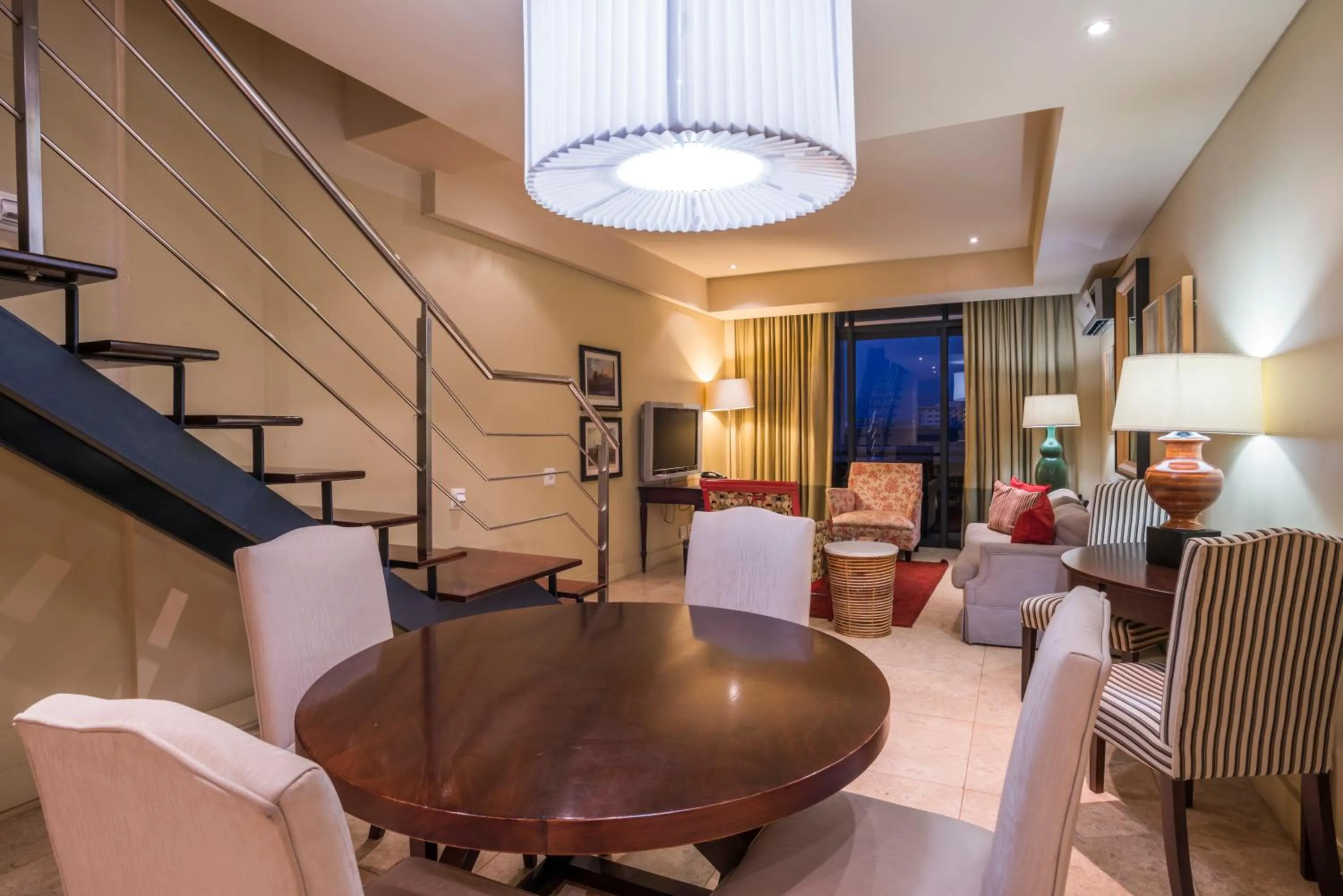 Lounge or bar in Royal Palm Hotel