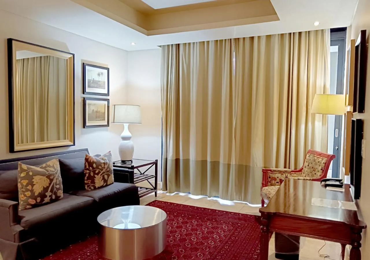 Living room in Royal Palm Hotel