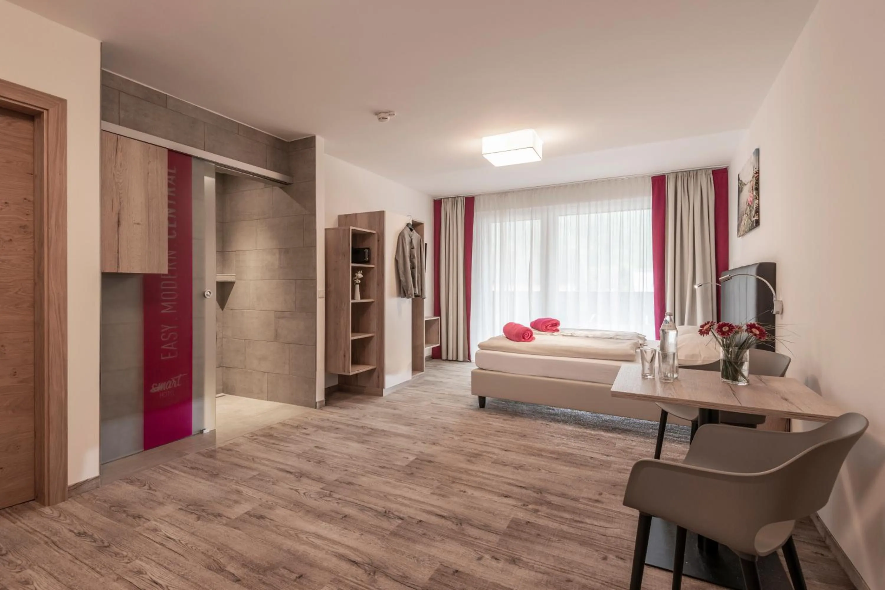 Mountain view, Bed in smartHOTEL