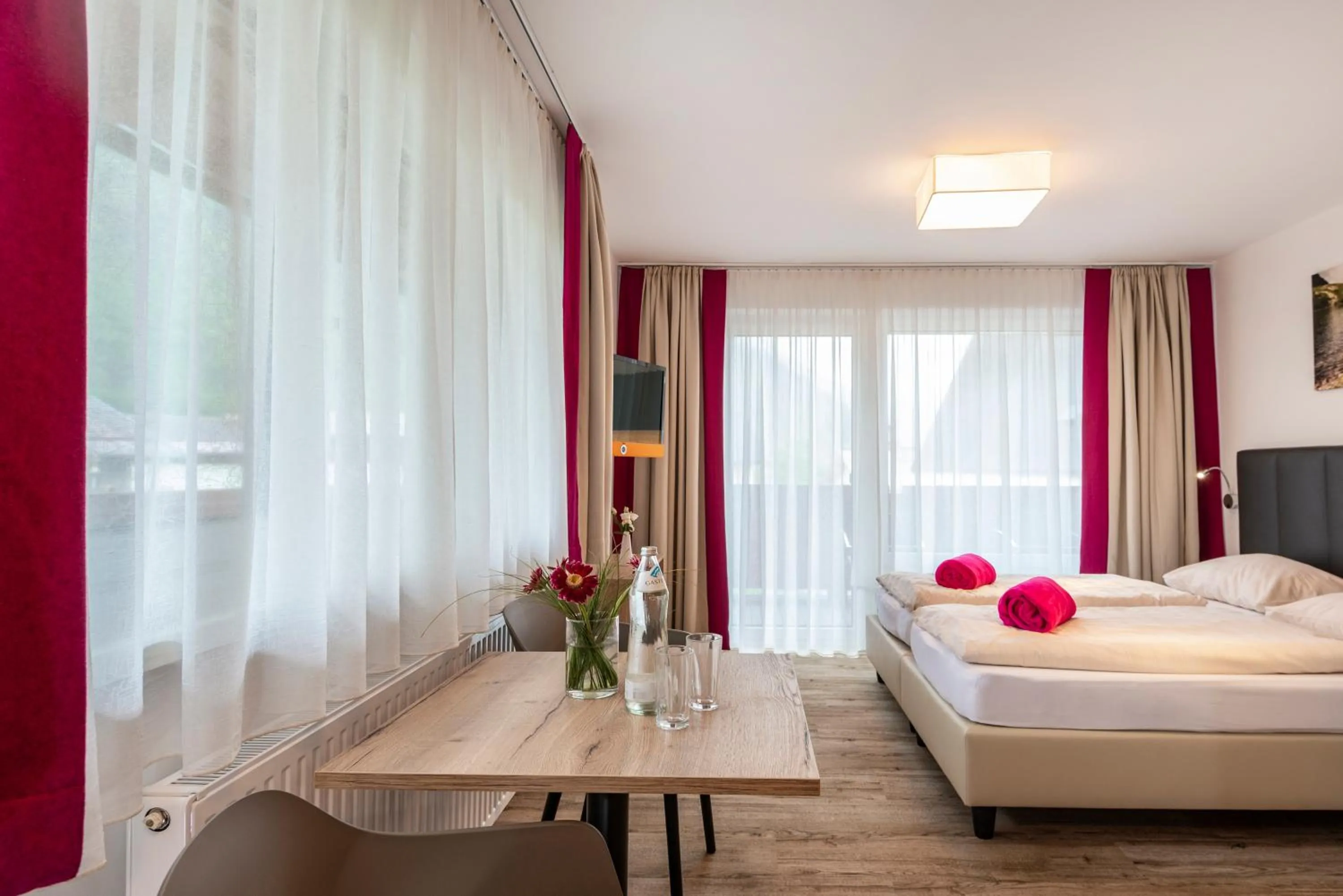 Mountain view, Bed in smartHOTEL