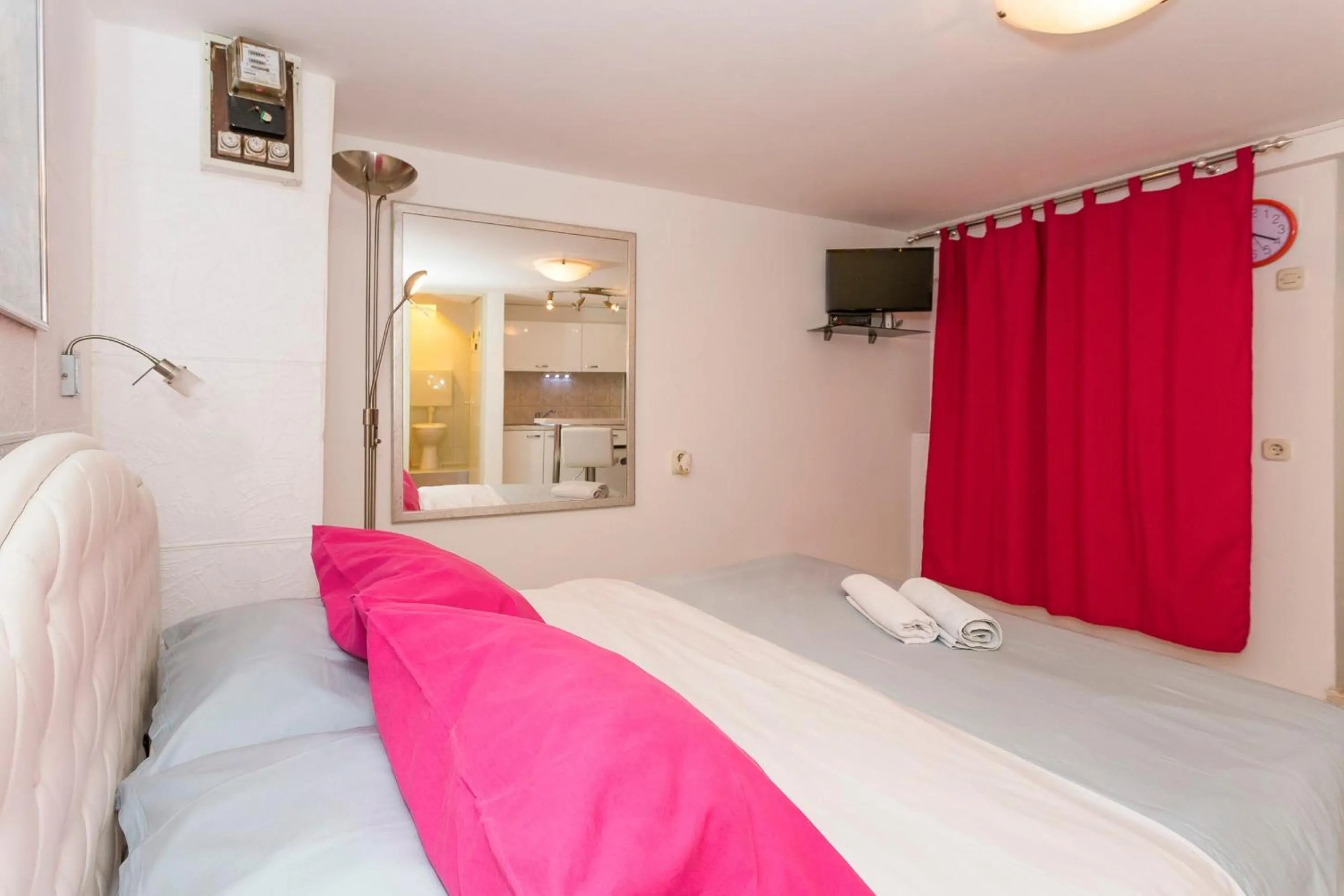 Bed in Modern and practical studio in the heart of Split