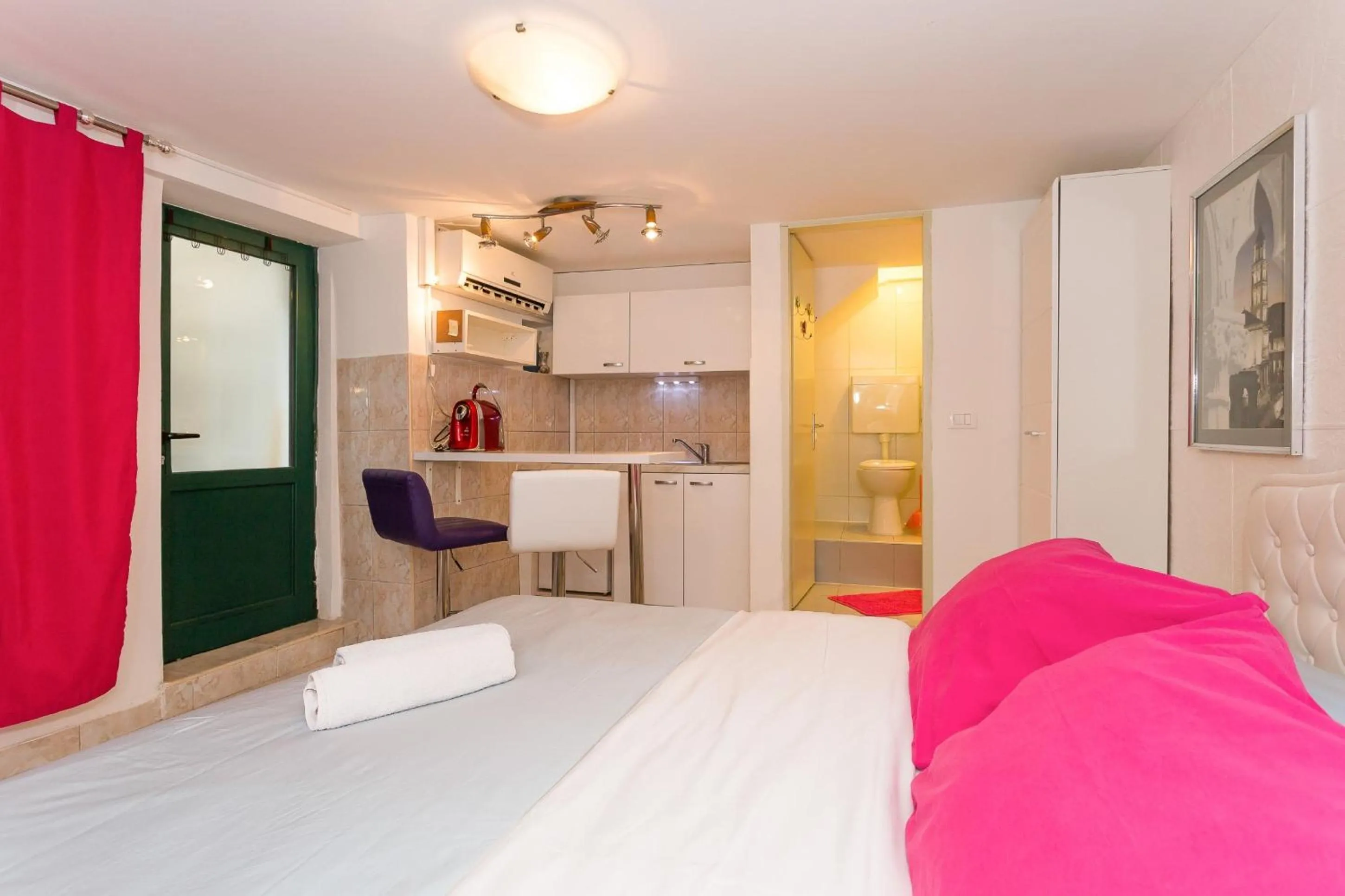 Bed in Modern and practical studio in the heart of Split