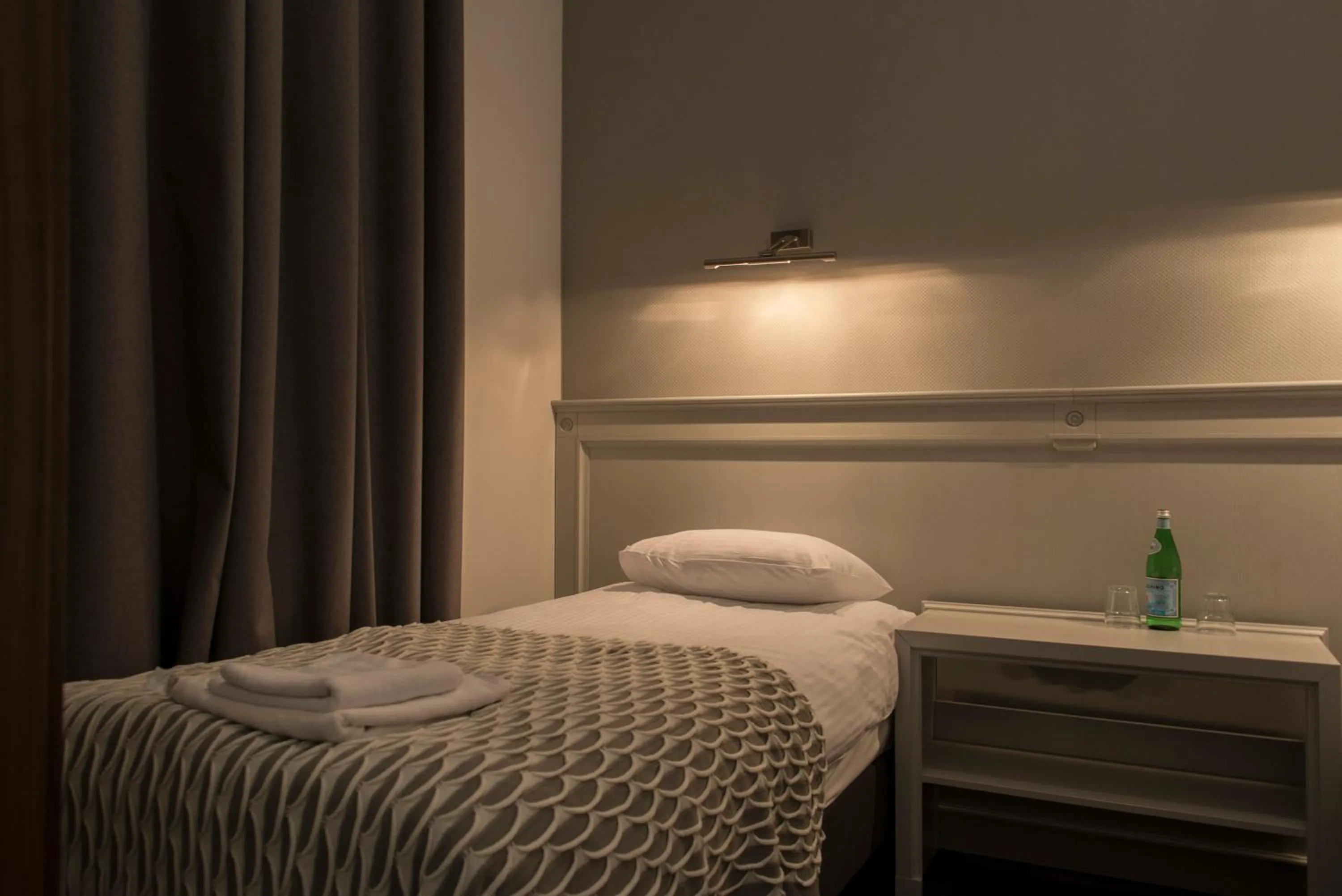 Bedroom, Bed in Hotel Retro B.A. Zientarski