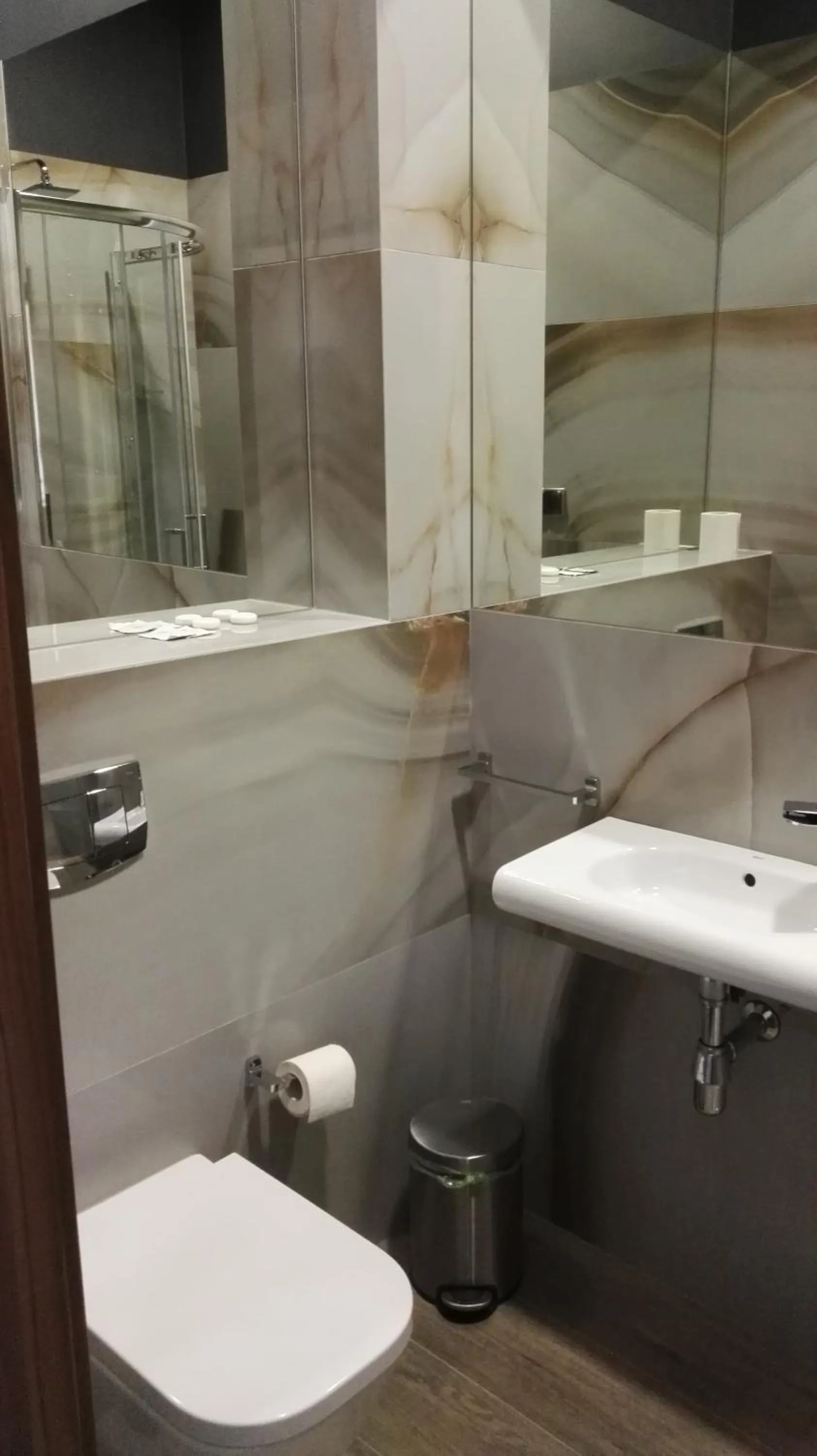 Bathroom in Hotel Retro B.A. Zientarski