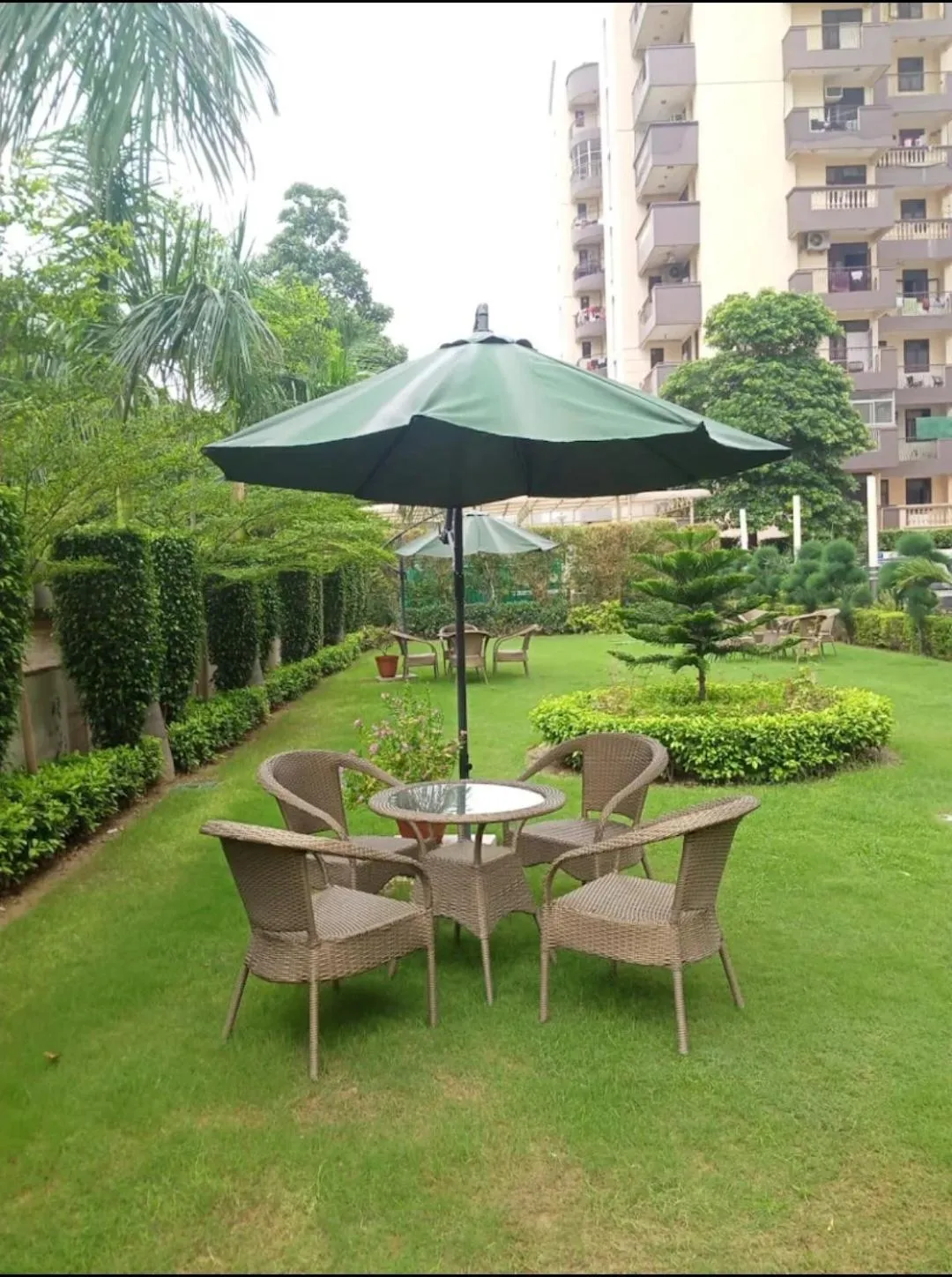 Garden in Gazebo Inn & Suites Medanta