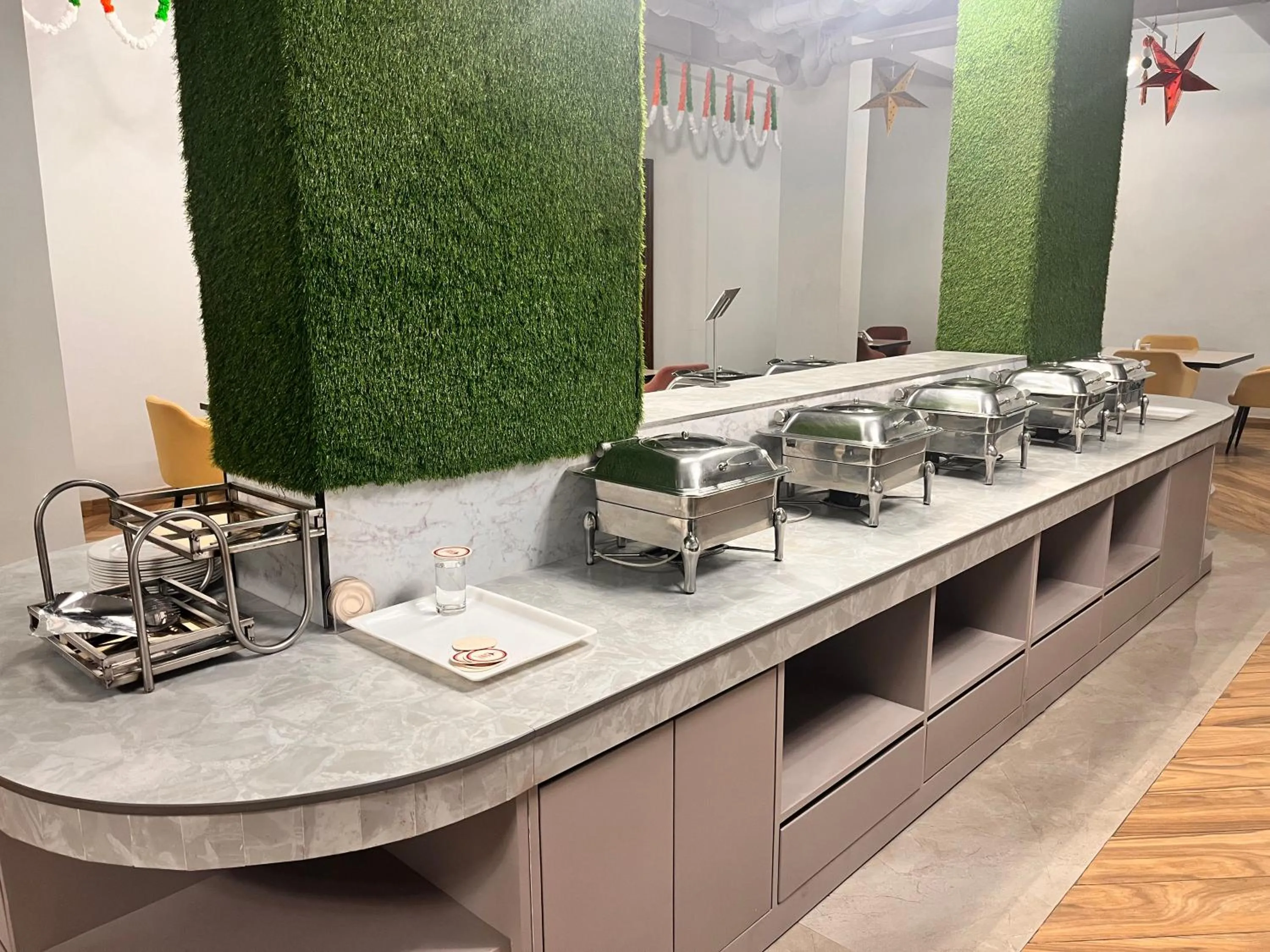 Buffet breakfast in Gazebo Inn & Suites Medanta