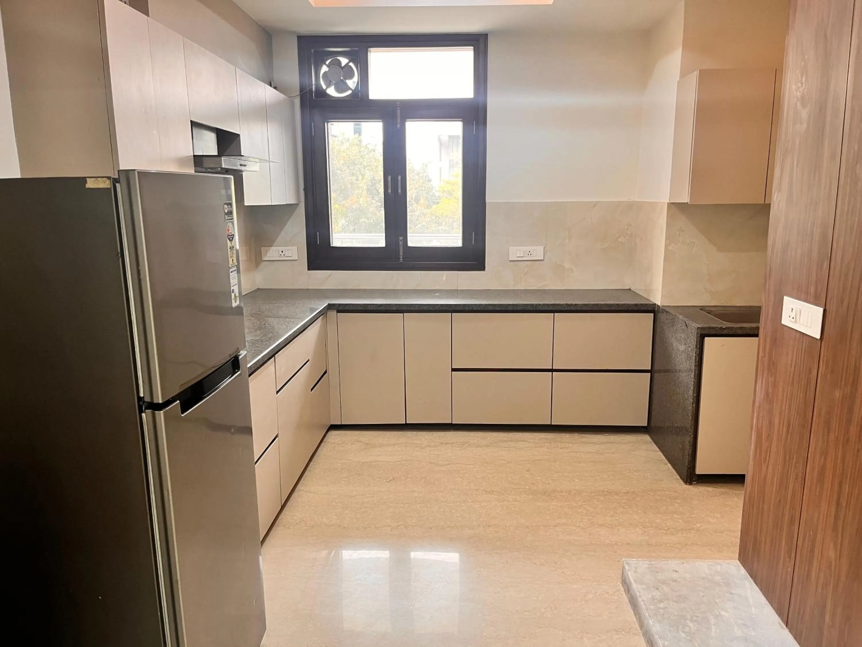 kitchen in Gazebo Inn & Suites Medanta