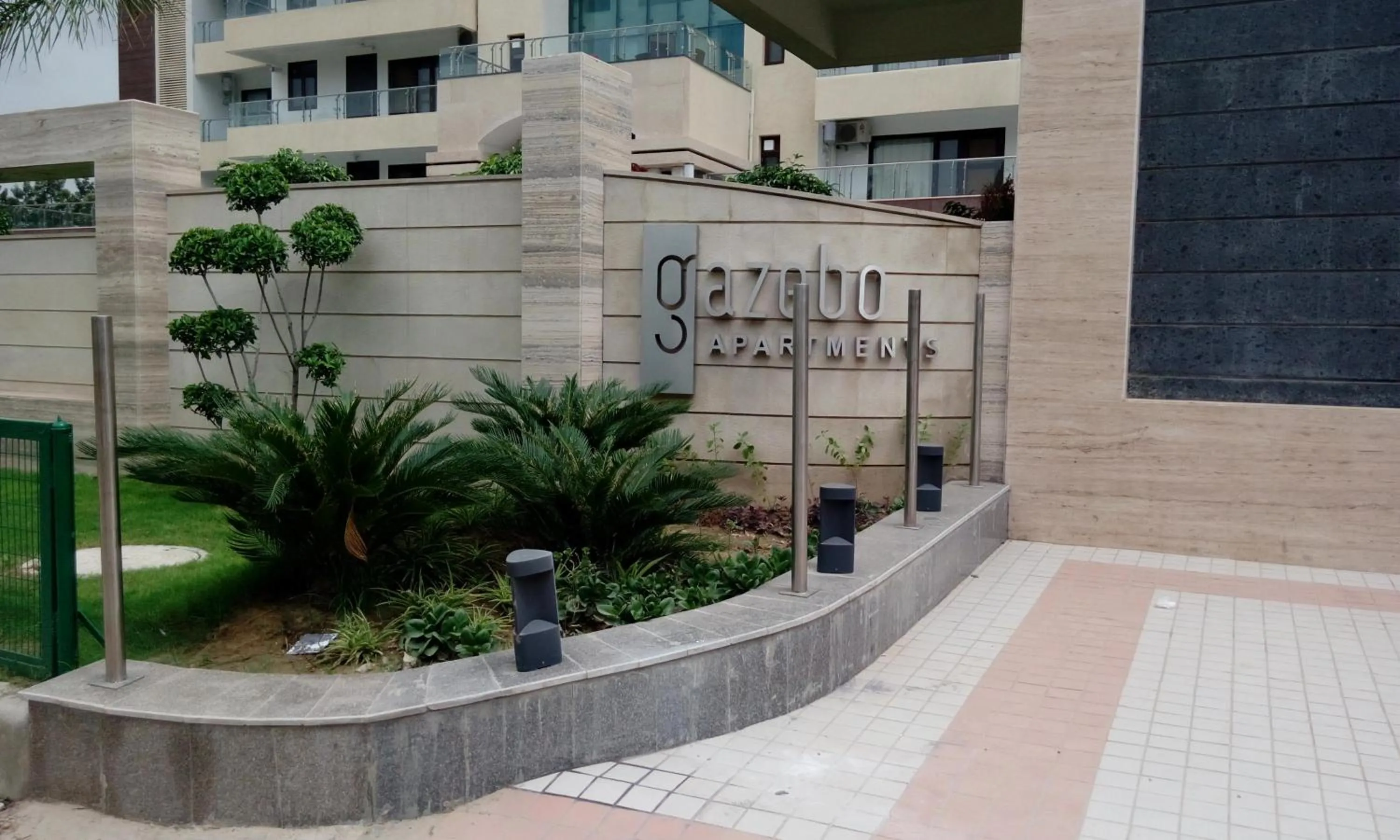 Property building in Gazebo Inn & Suites Medanta