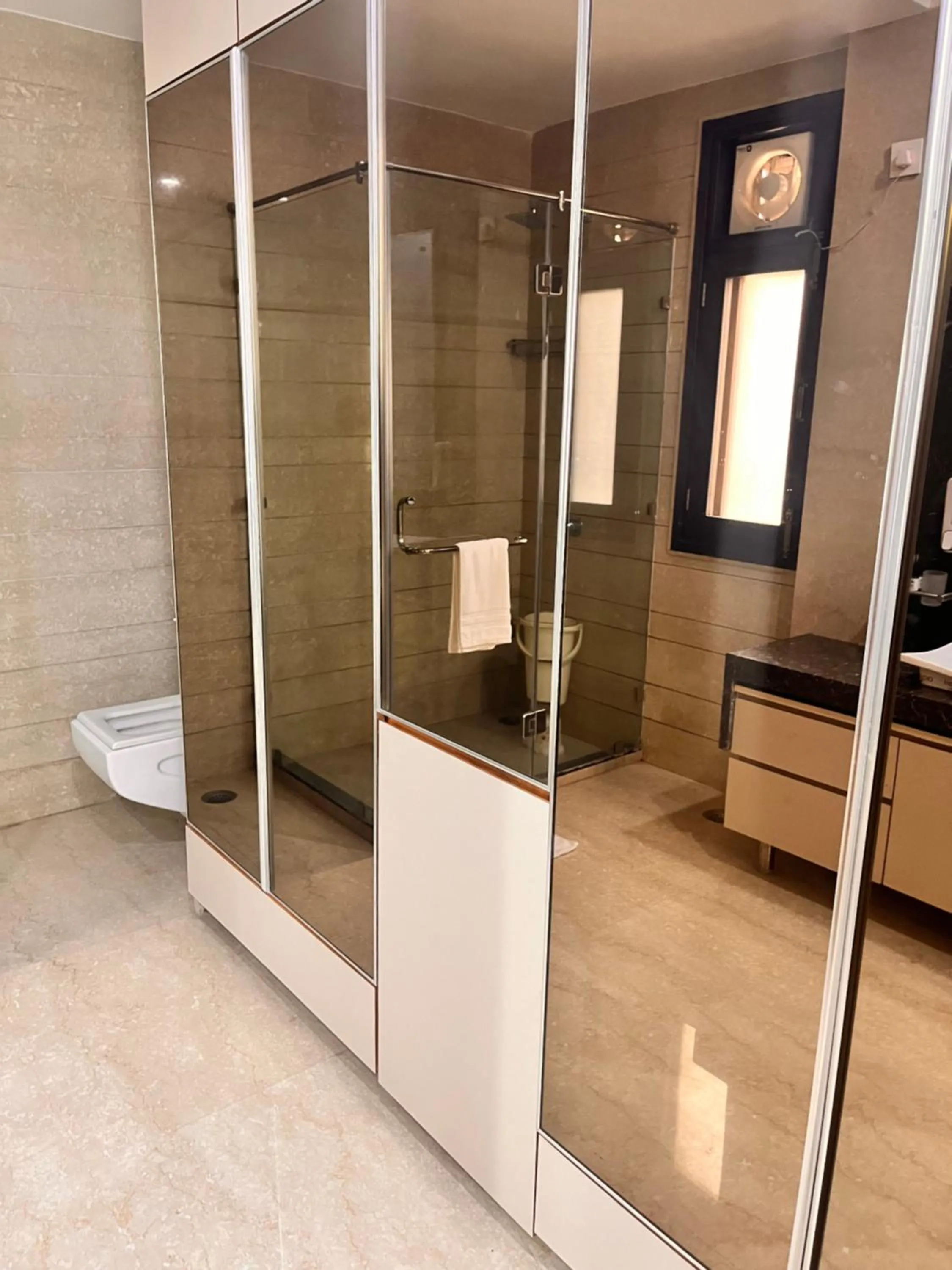 Bathroom in Gazebo Inn & Suites Medanta