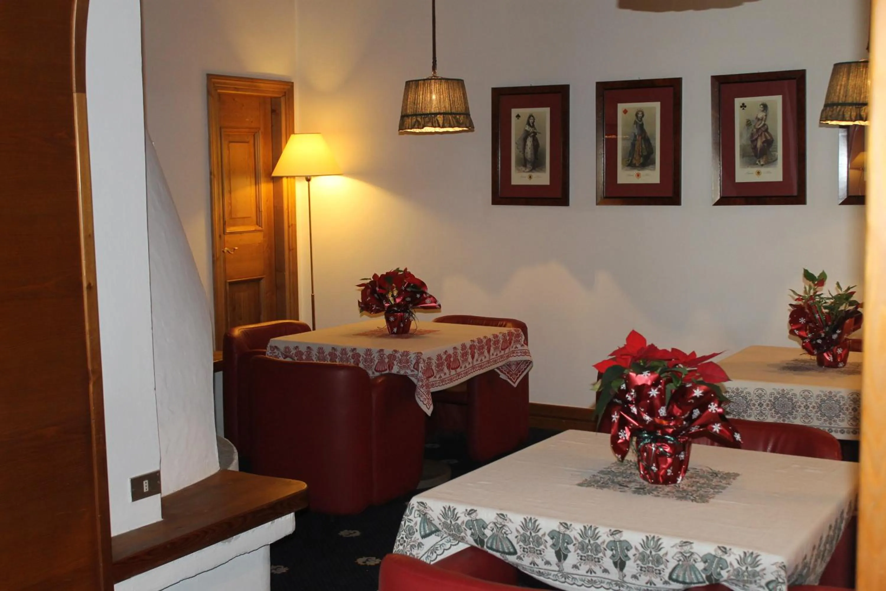 Living room, Bed in Hotel Majoni