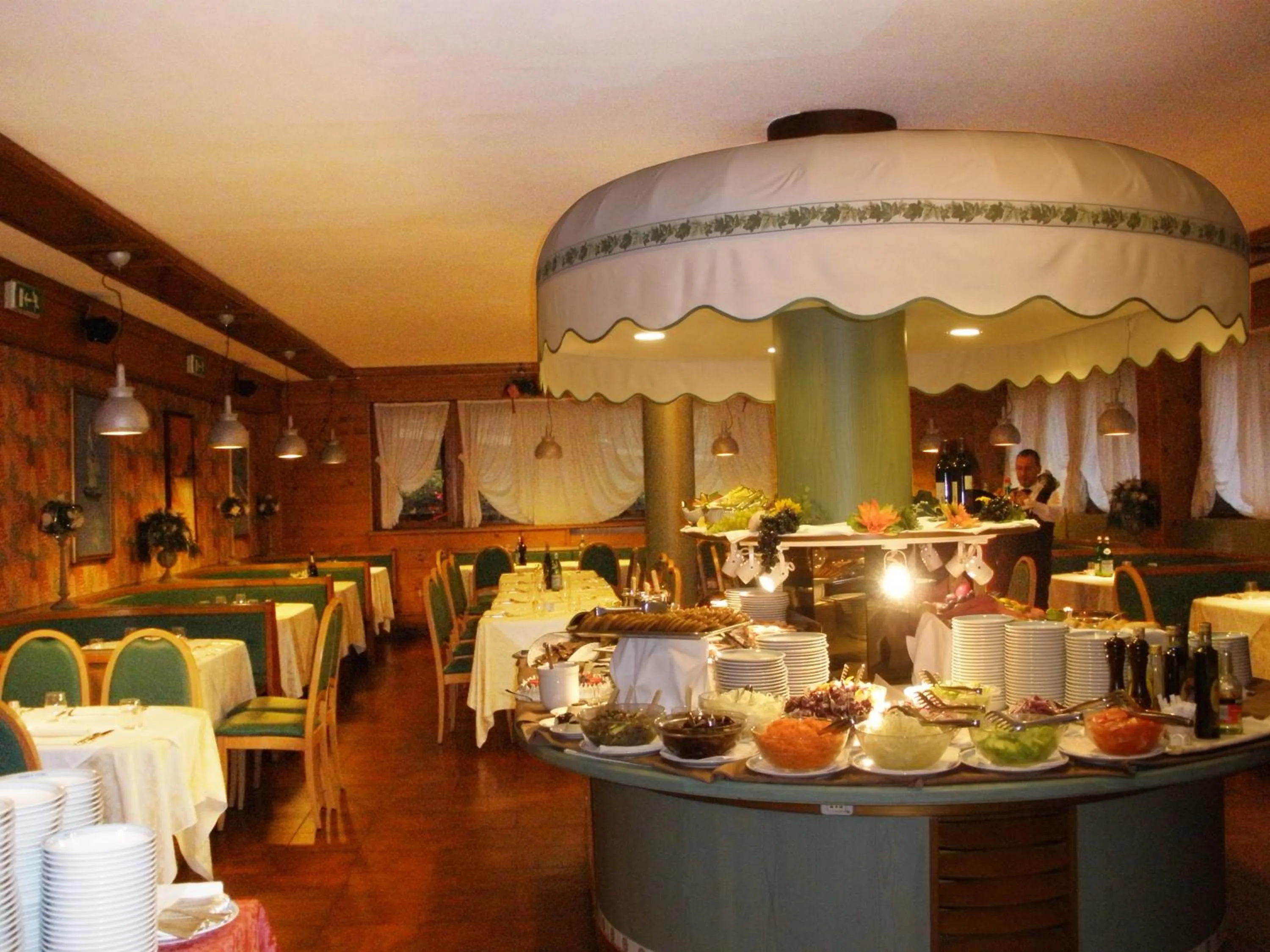 Restaurant/places to eat in Hotel Majoni