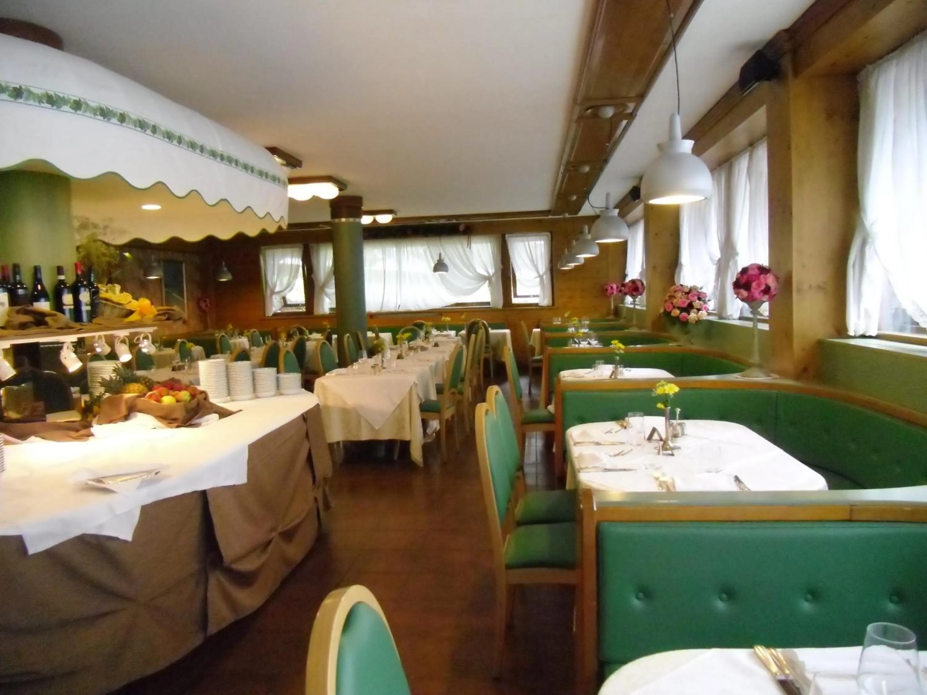 Restaurant/places to eat in Hotel Majoni