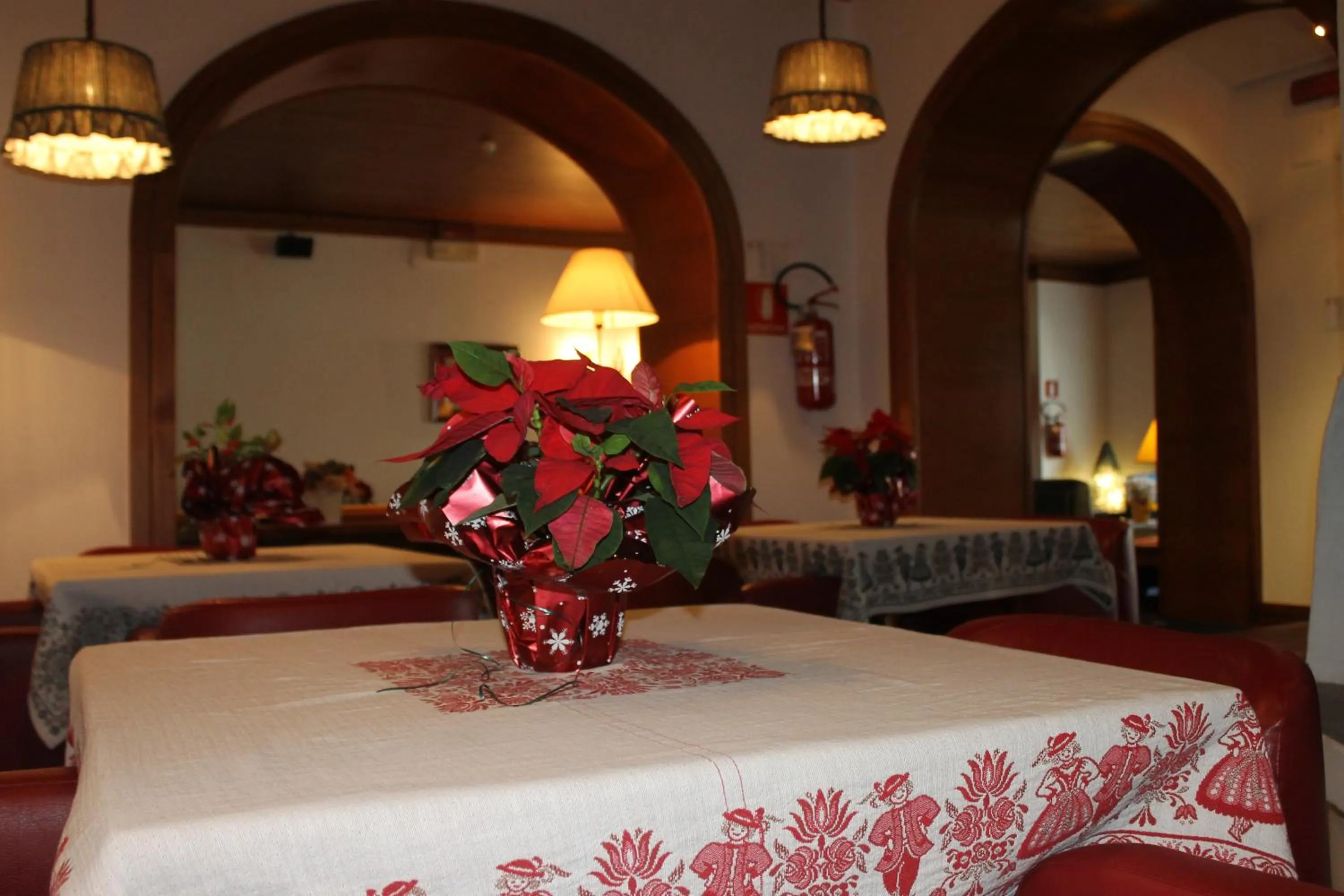 Lounge or bar, Bed in Hotel Majoni