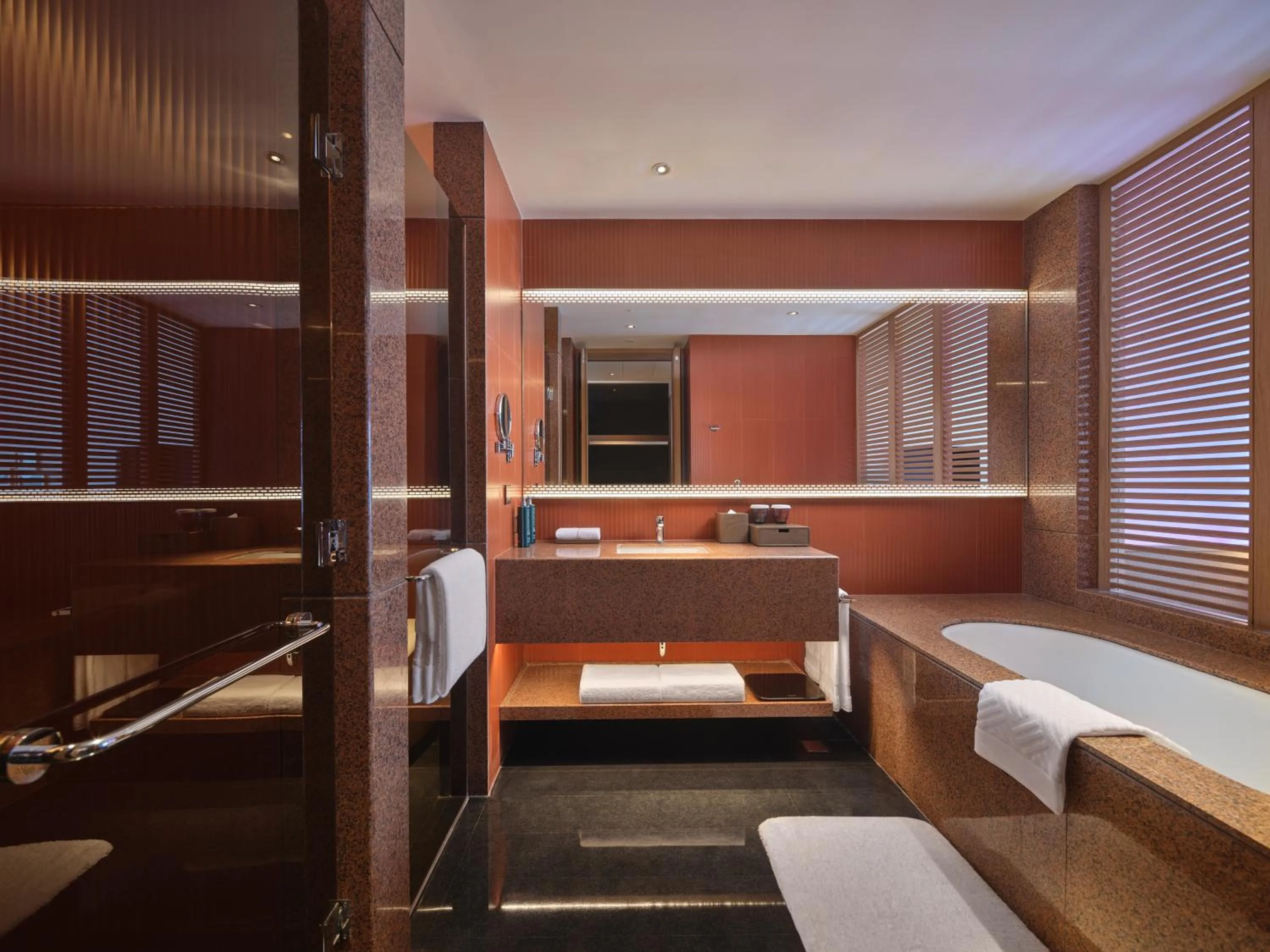 Bathroom, Bed in Hilton Altay Hemu