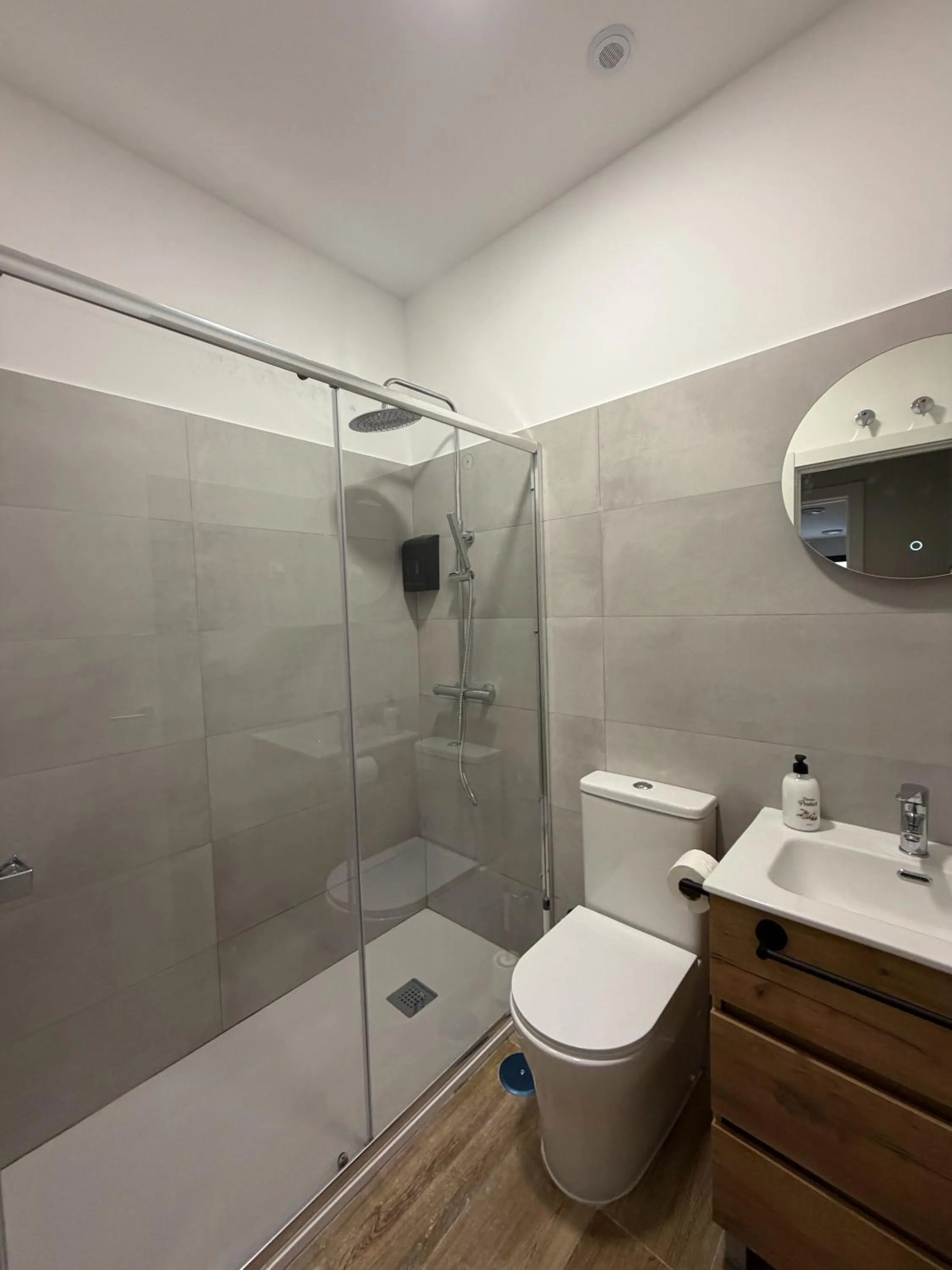 Bathroom in Hostal Alcorcón