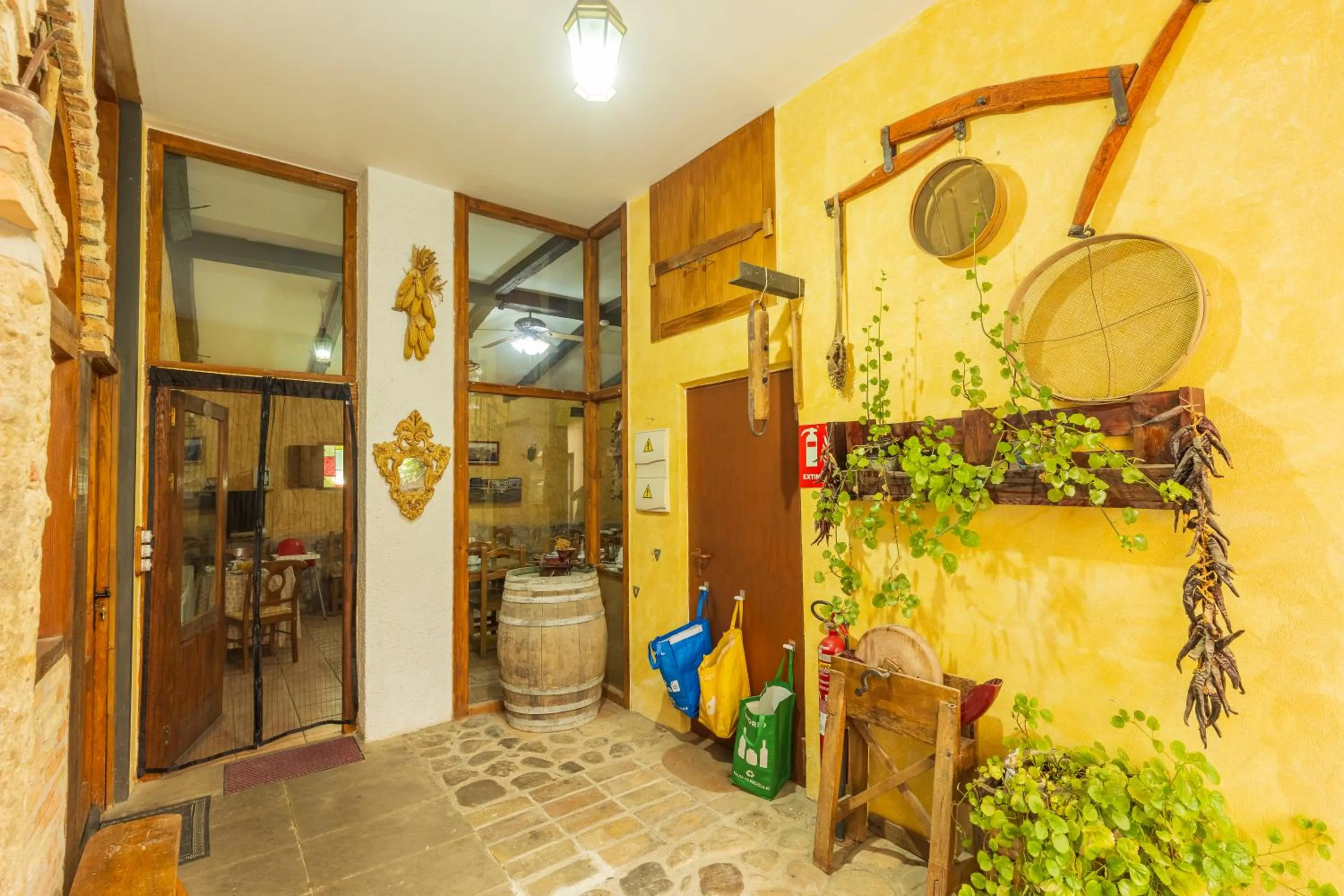 Garden in Casa Rural "La Bardena Blanca I "