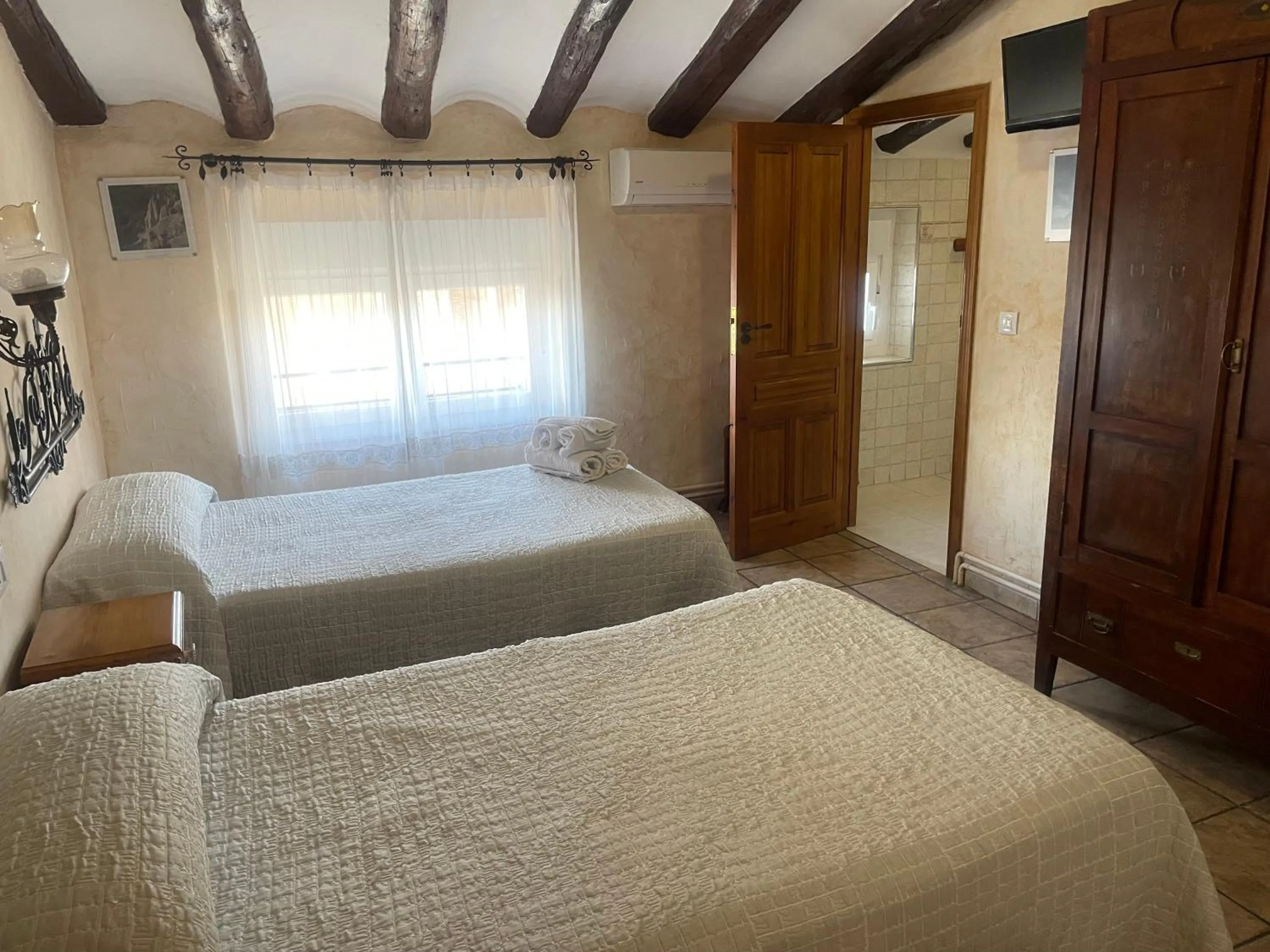 Bedroom, Bed in Casa Rural "La Bardena Blanca I "