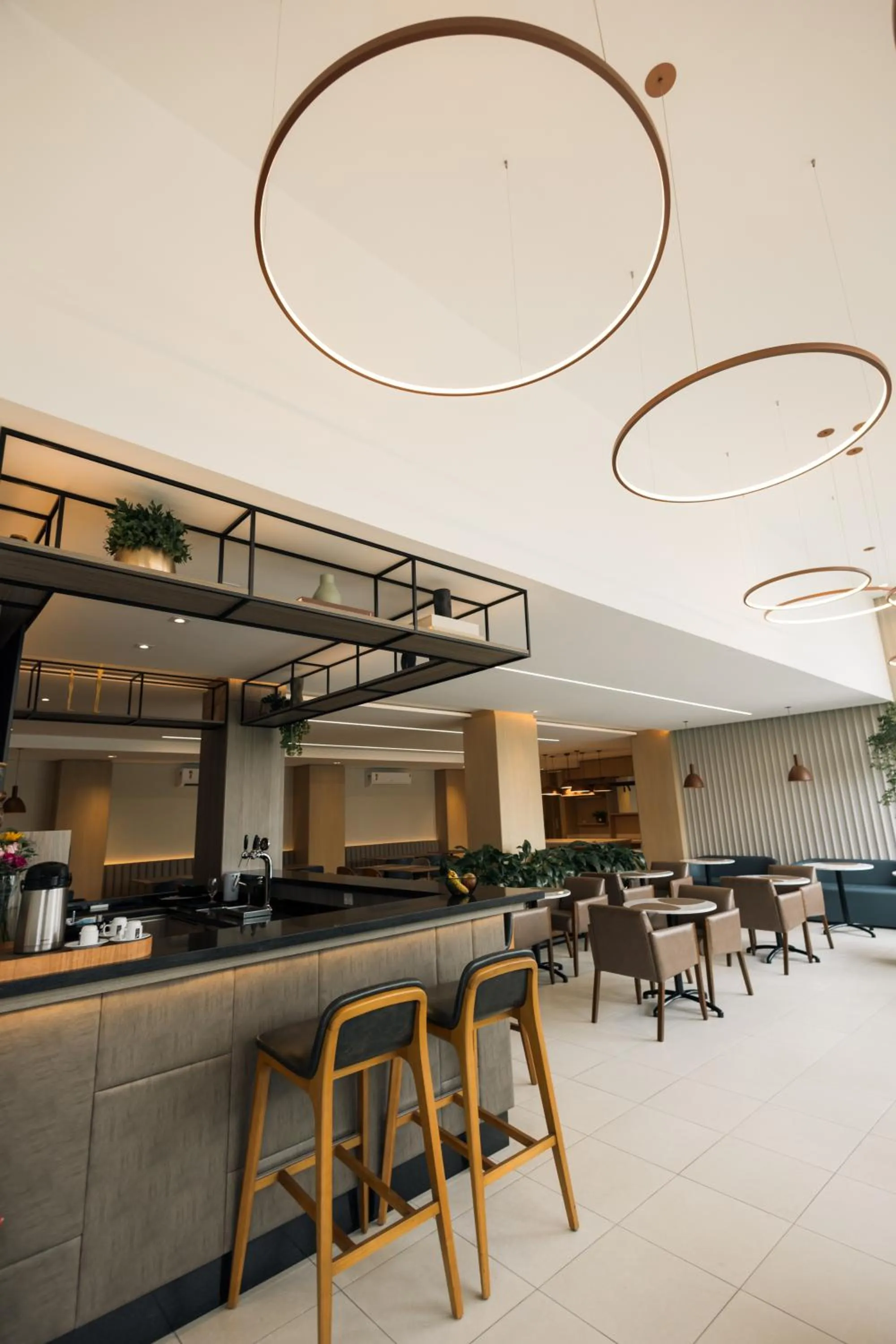 Restaurant/places to eat in Art Hotel