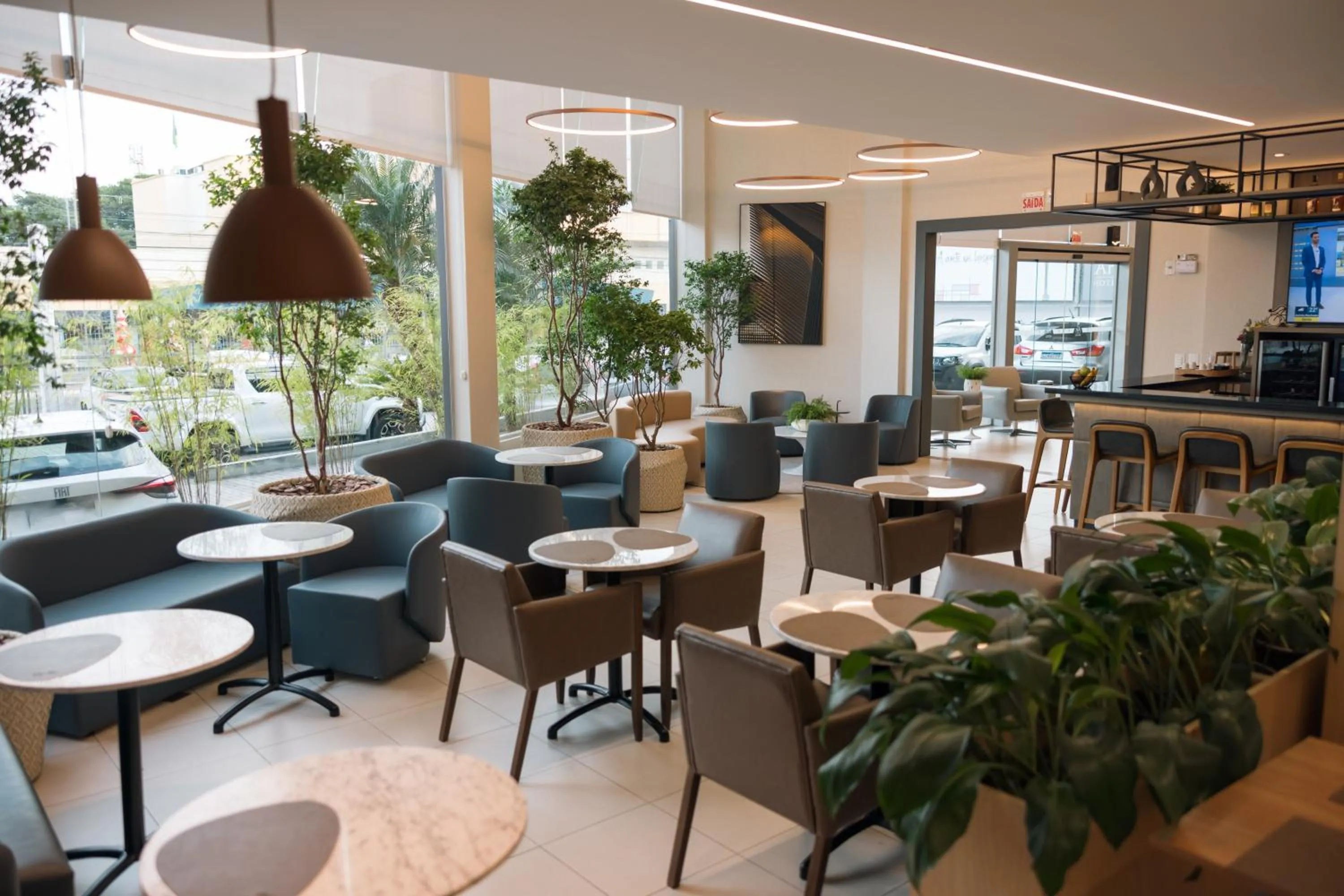 Restaurant/places to eat in Art Hotel