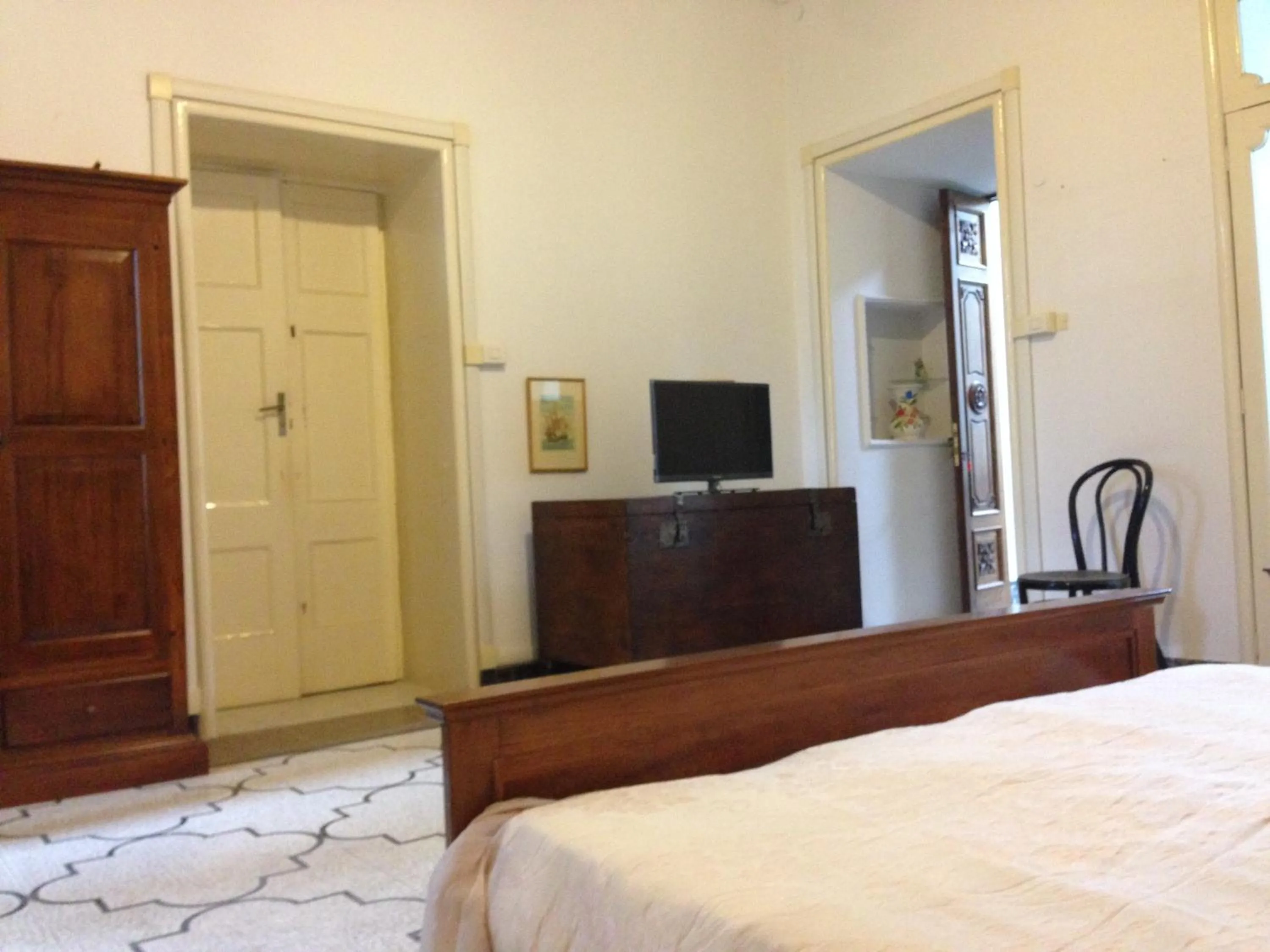 Decorative detail, Bed in 100 Craste