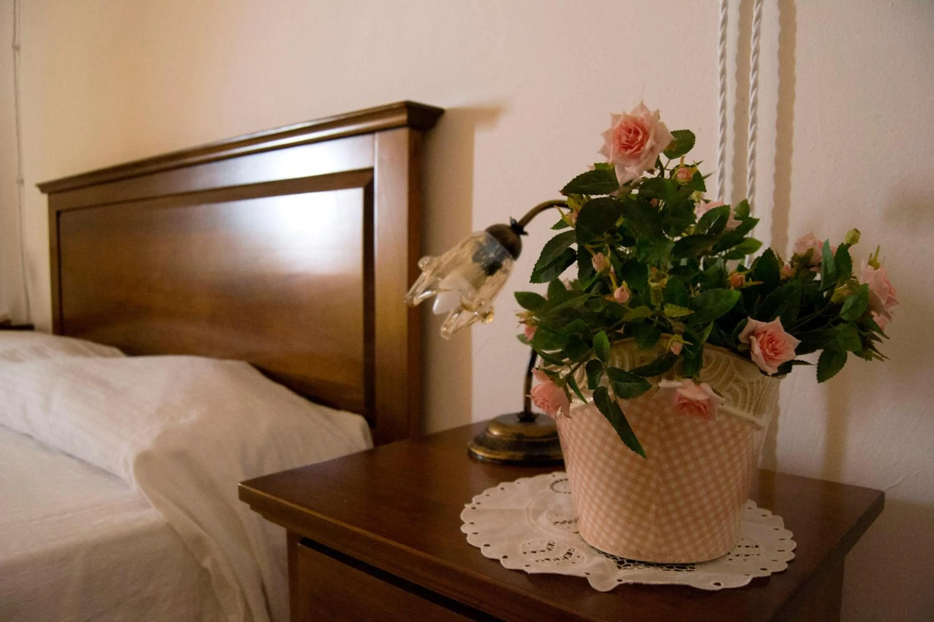 Decorative detail, Bed in 100 Craste