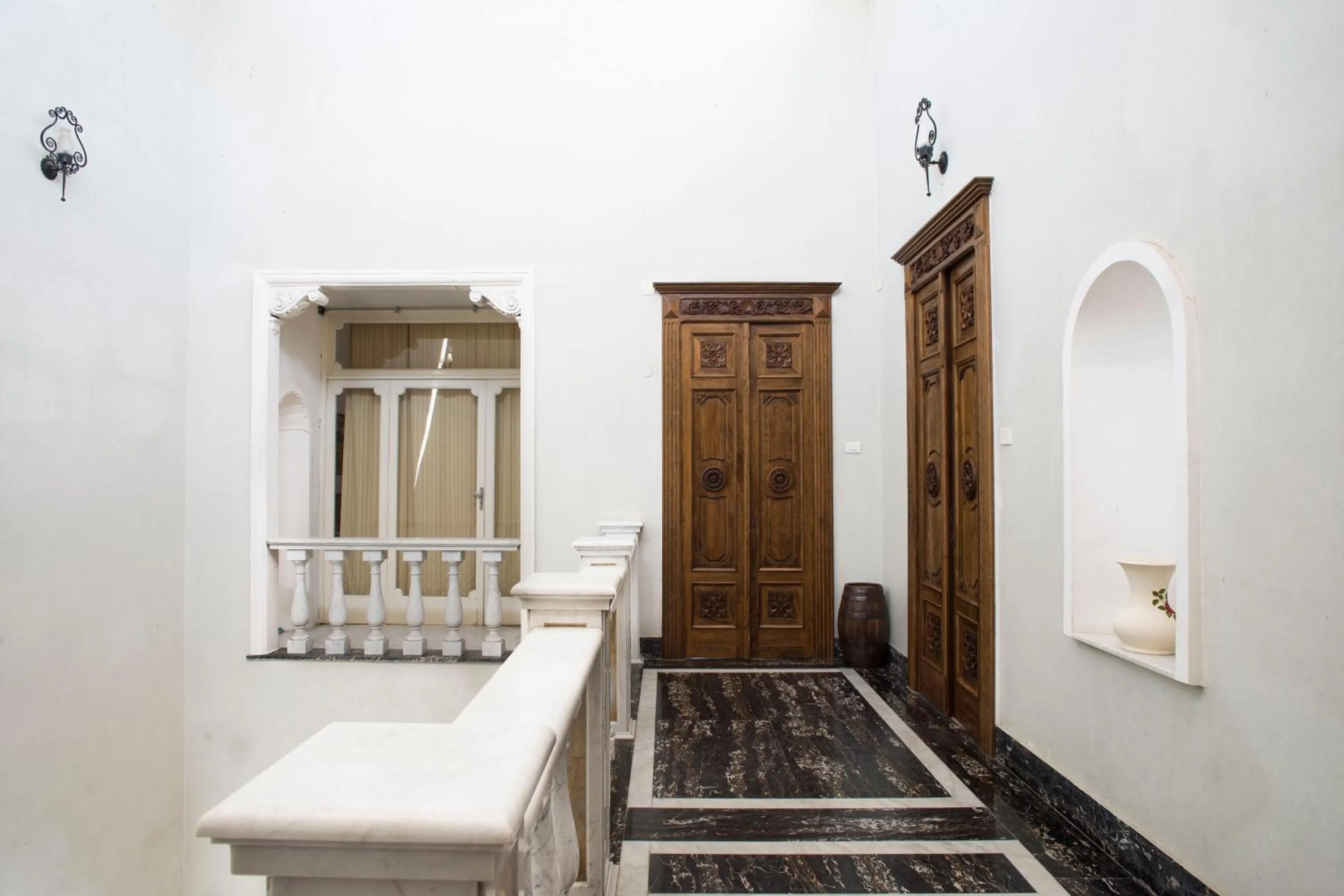 Property building, Bed in 100 Craste