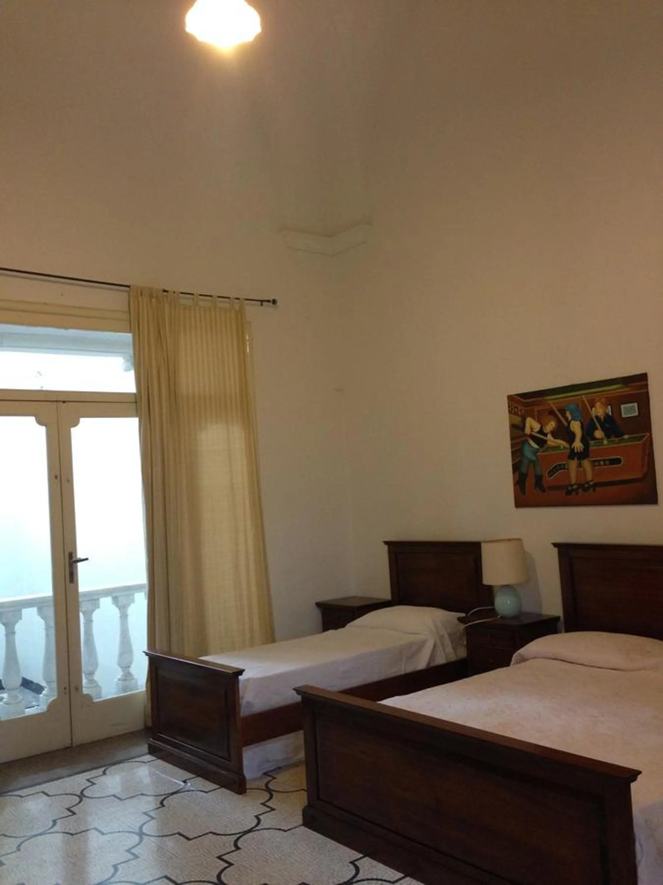 Photo of the whole room, Bed in 100 Craste