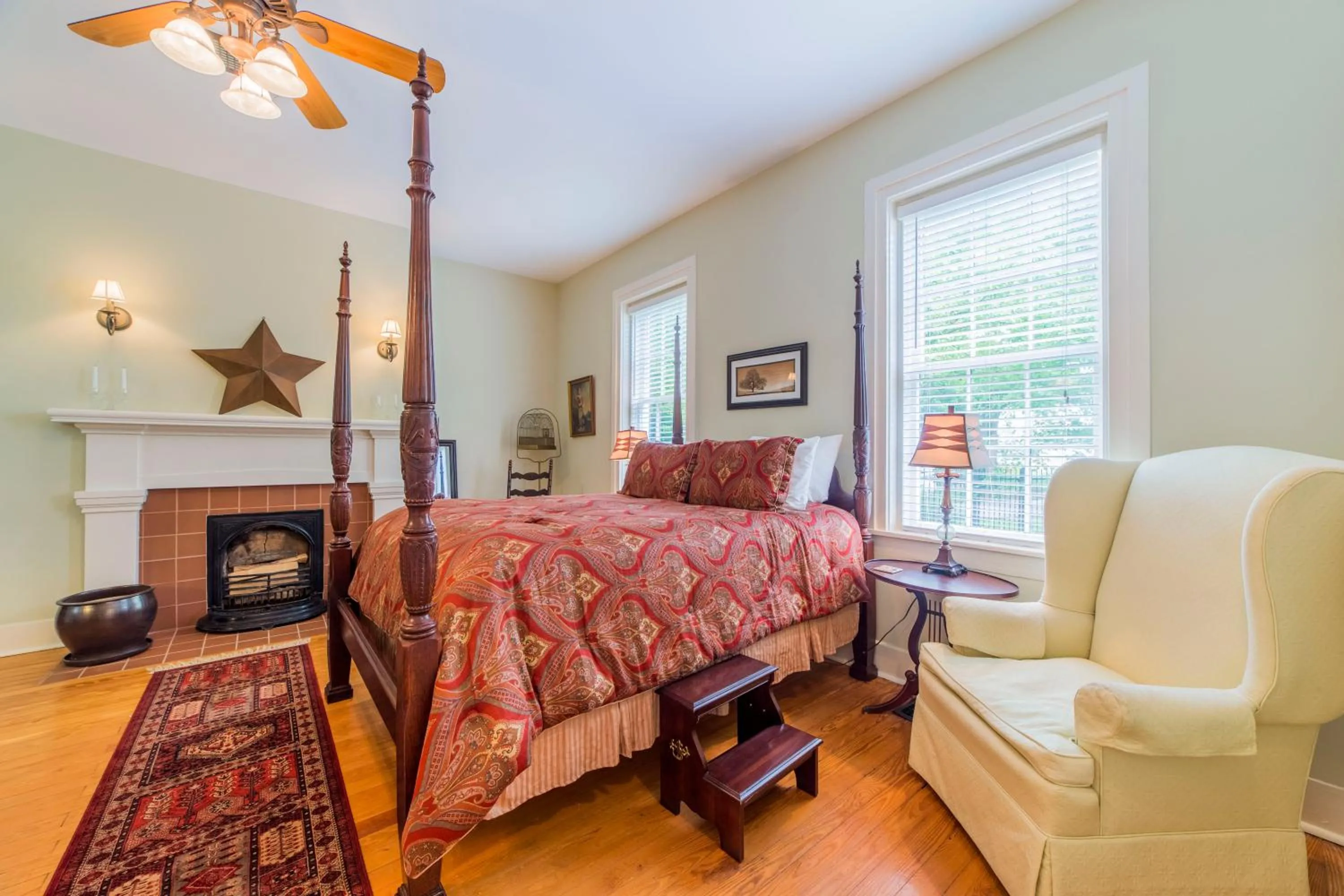 Queen Suite (2) in Bourbon Manor Bed & Breakfast Inn
