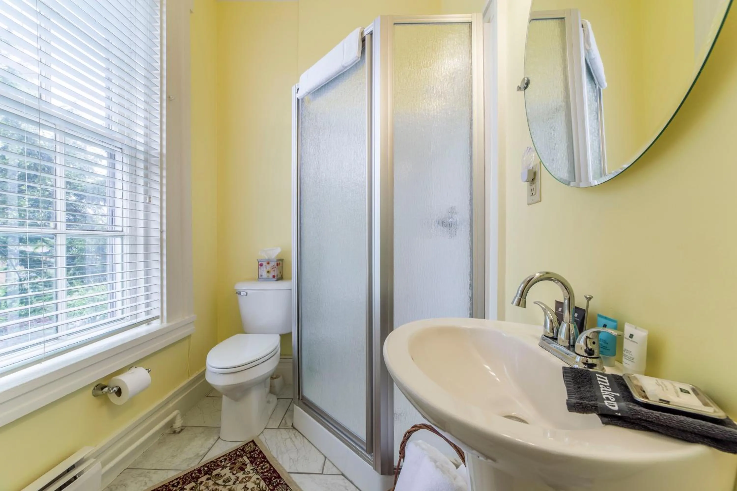 Deluxe Queen Suite in Bourbon Manor Bed & Breakfast Inn