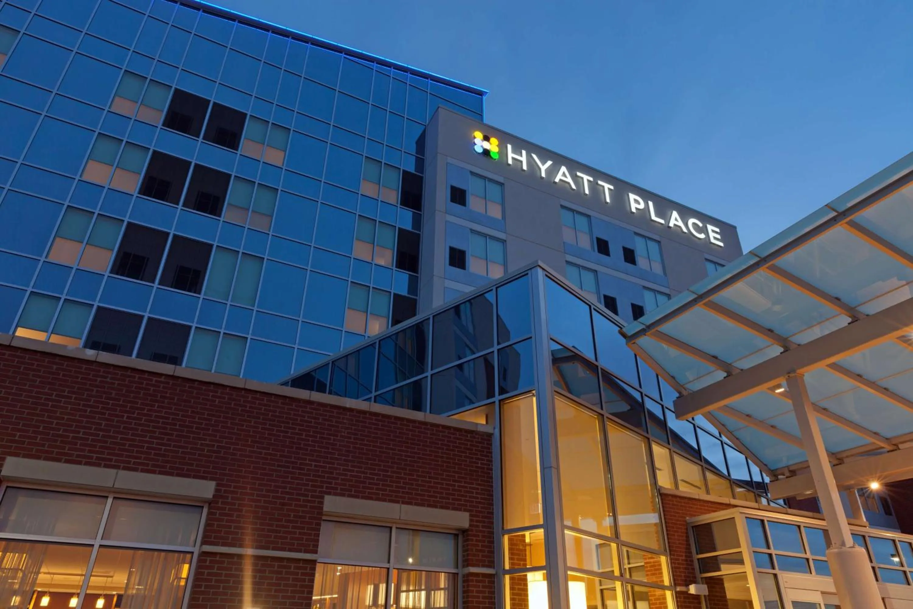 Property building in Hyatt Place Chicago Midway Airport